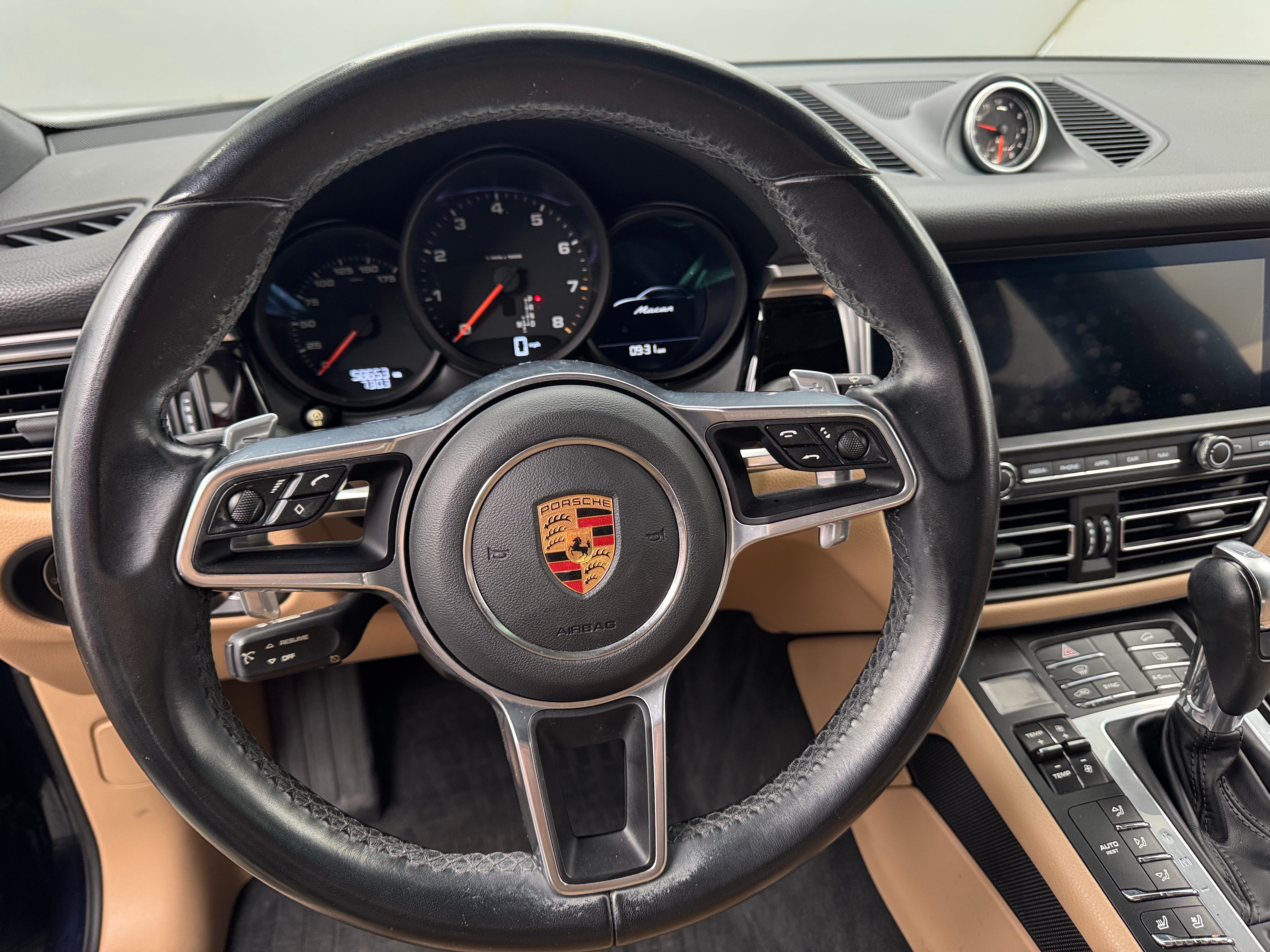 Thumbnail: 2020 Porsche Macan - 4