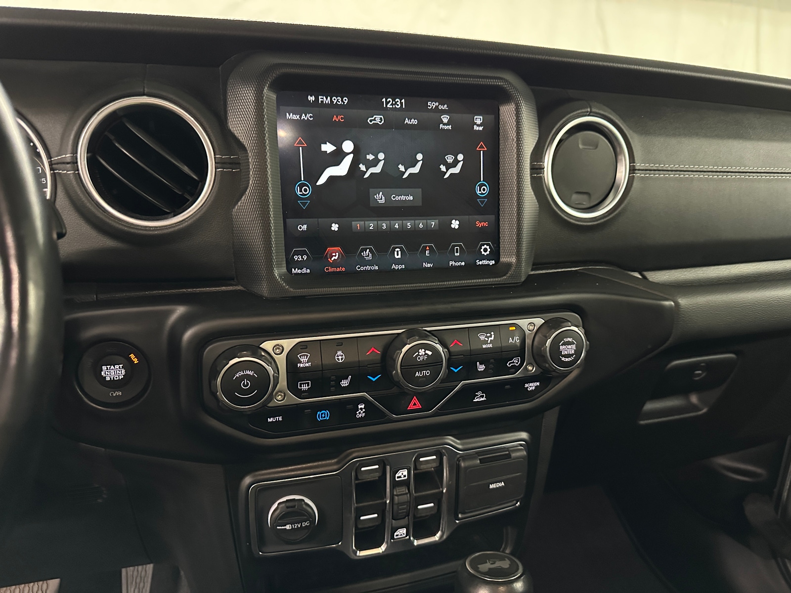 Thumbnail: 2021 Jeep Wrangler - 3