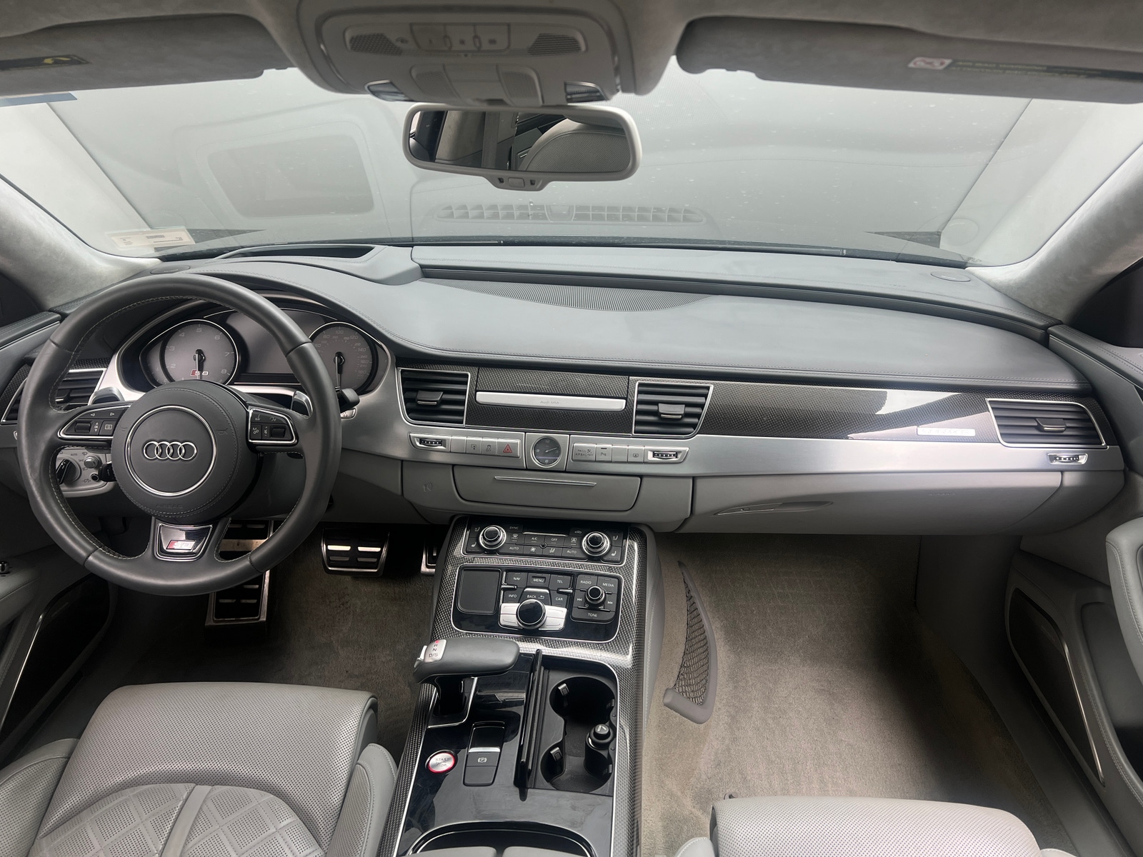 Thumbnail: 2015 Audi S8 - 2