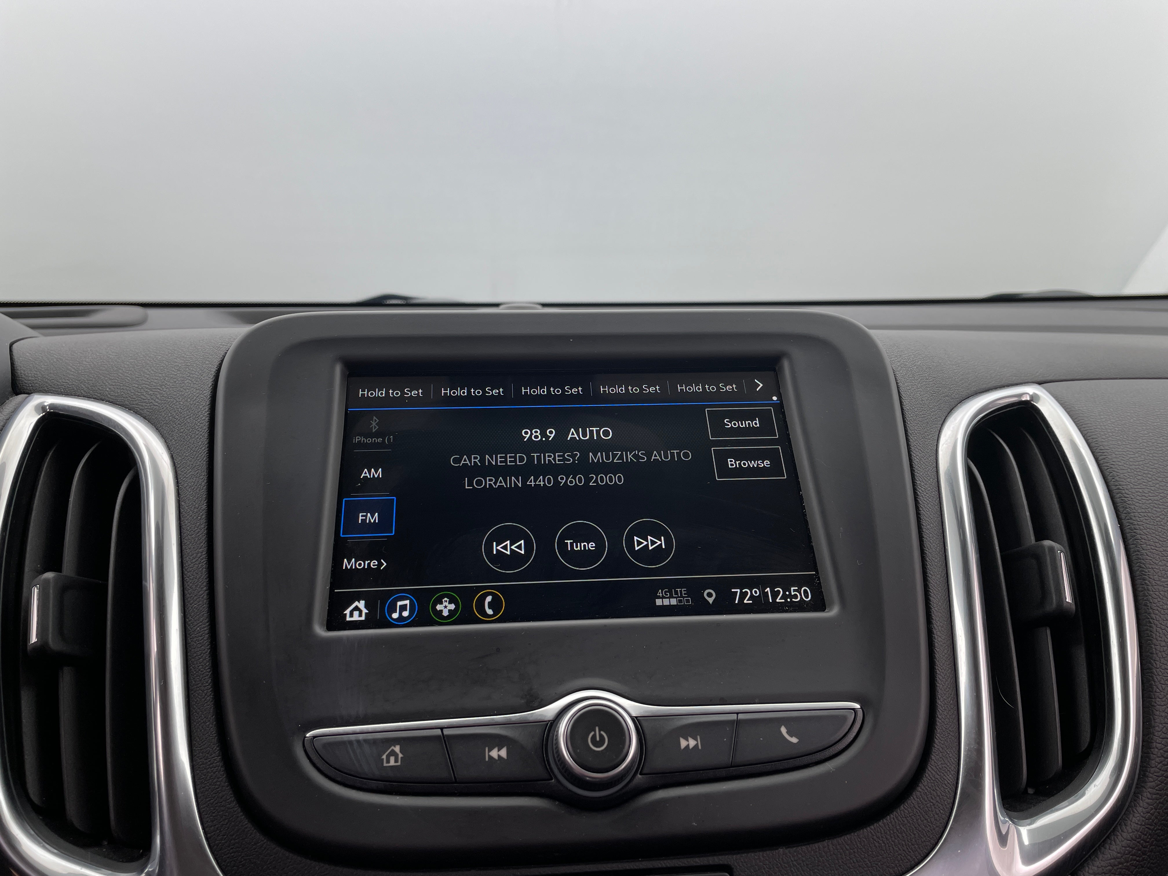 Thumbnail: 2019 Chevrolet Equinox - 4
