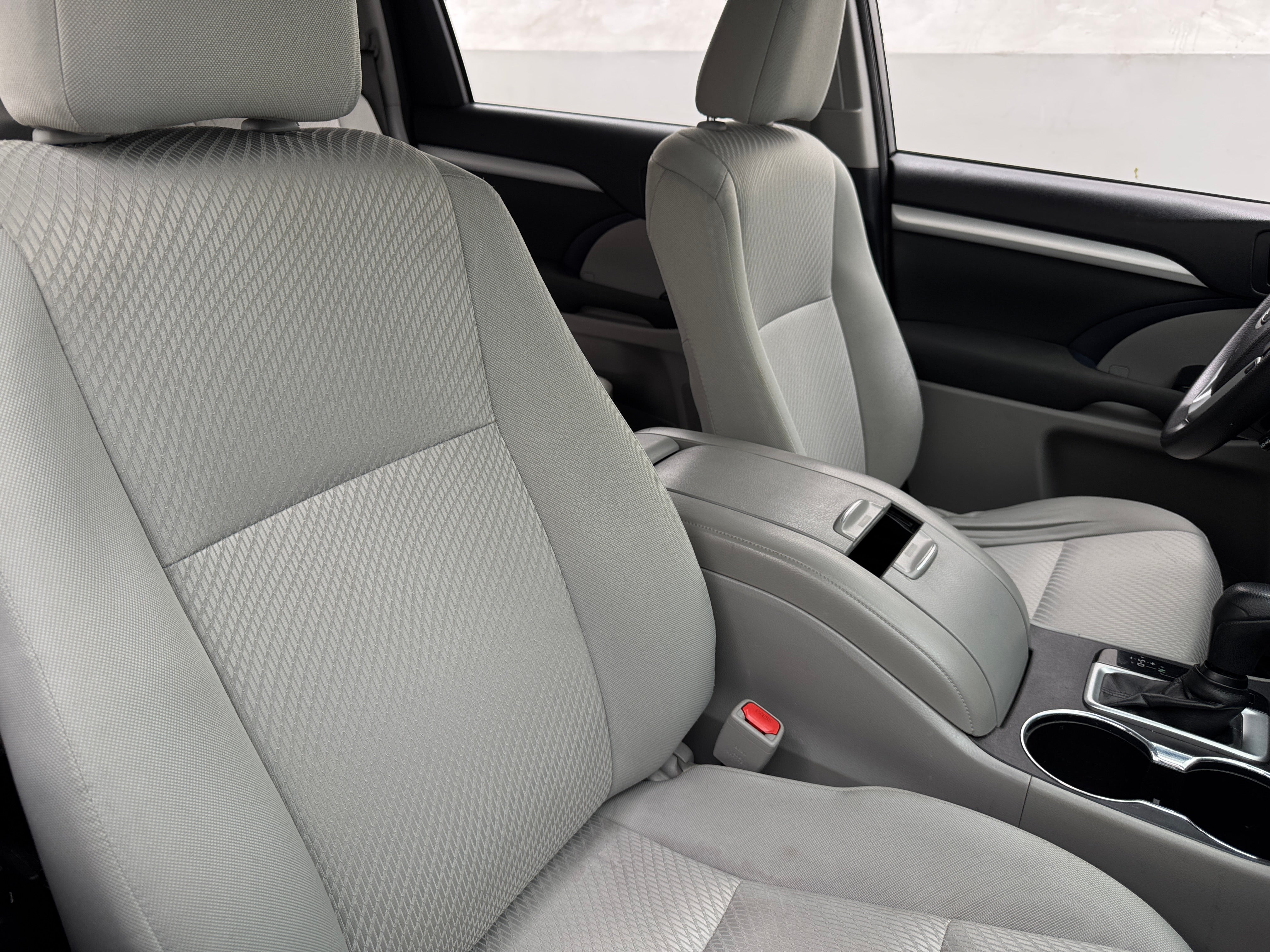 2018 Toyota Highlander LE 2