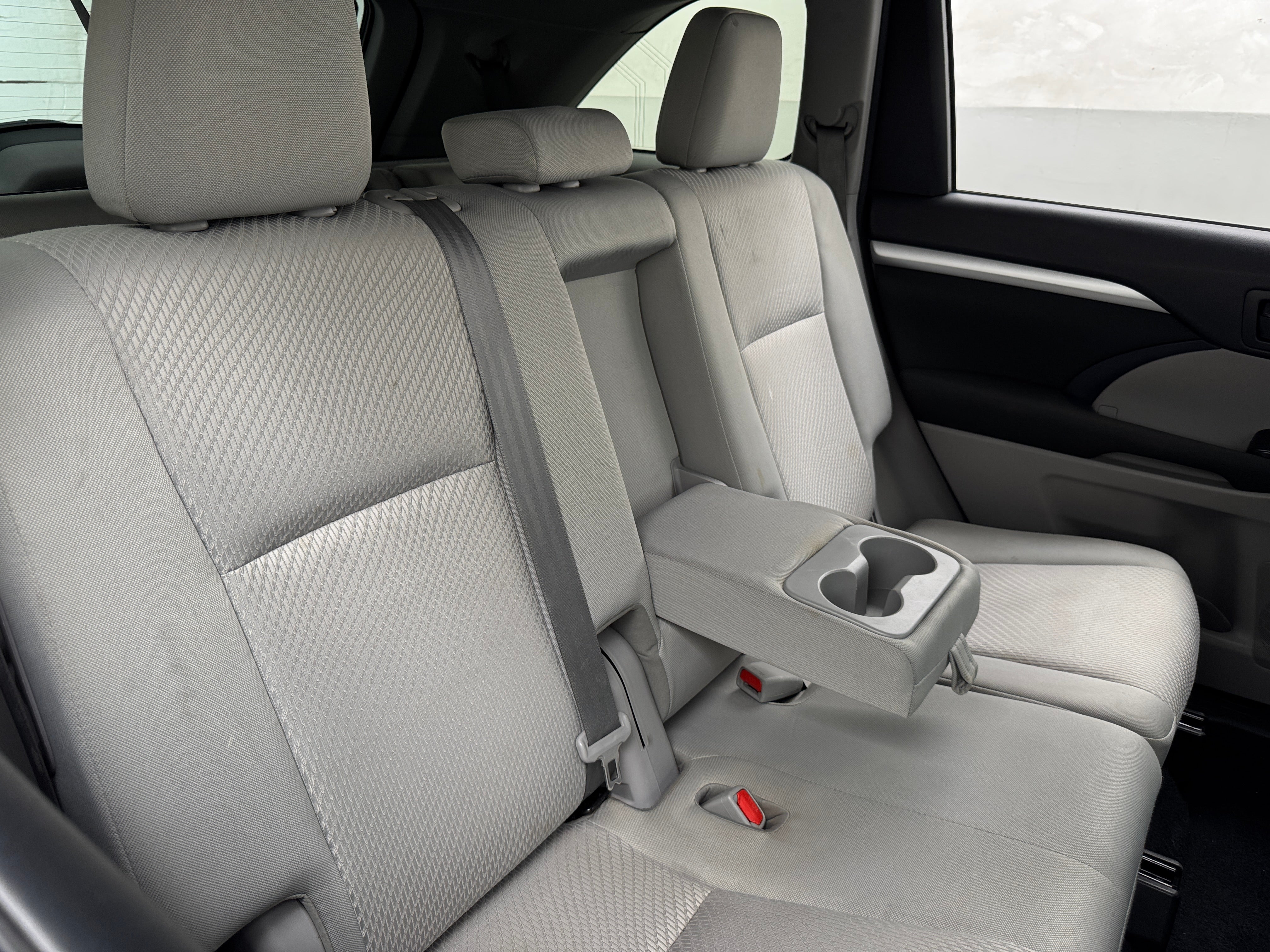 2018 Toyota Highlander LE 6