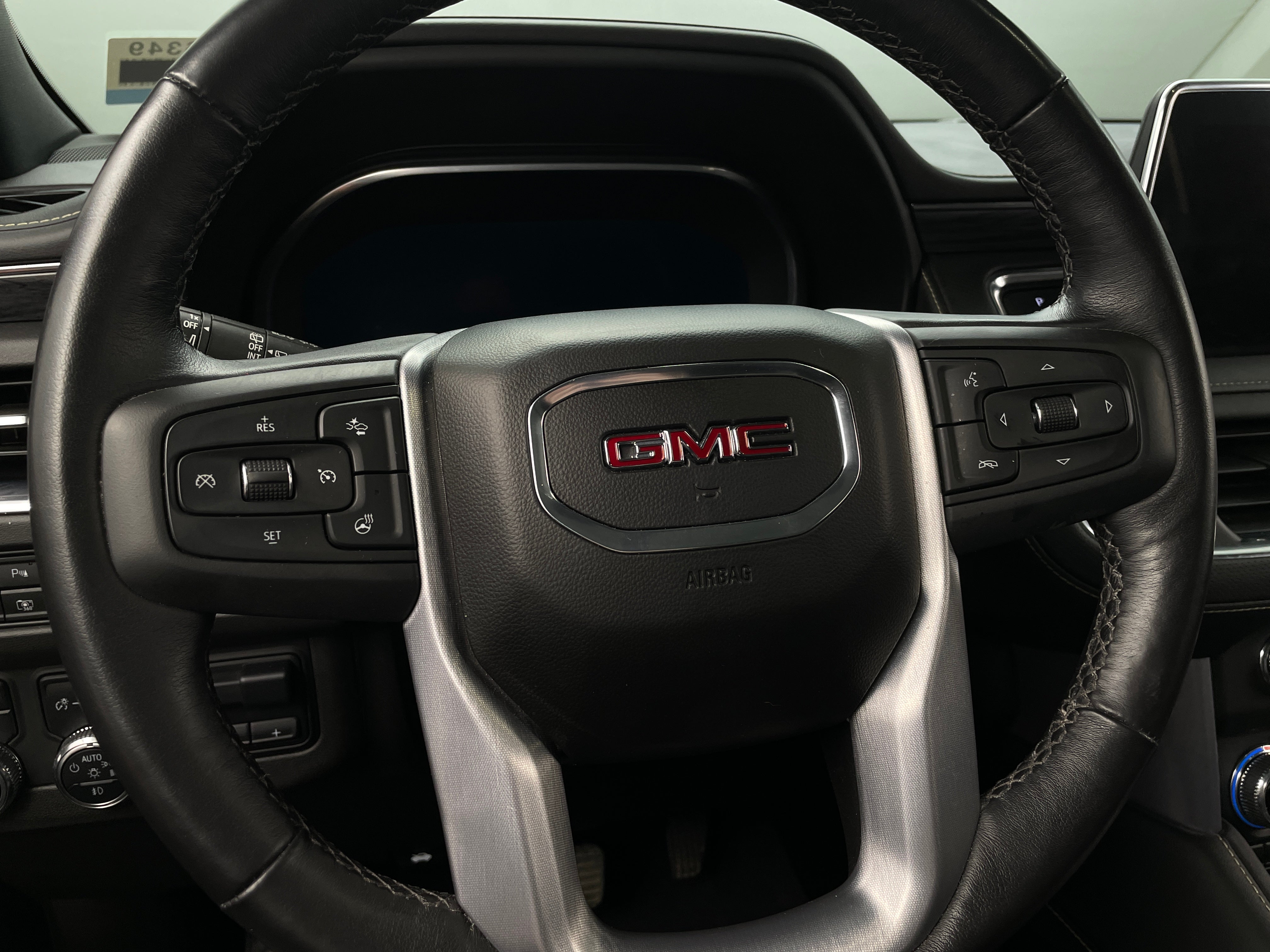 2022 GMC Yukon XL SLT 4