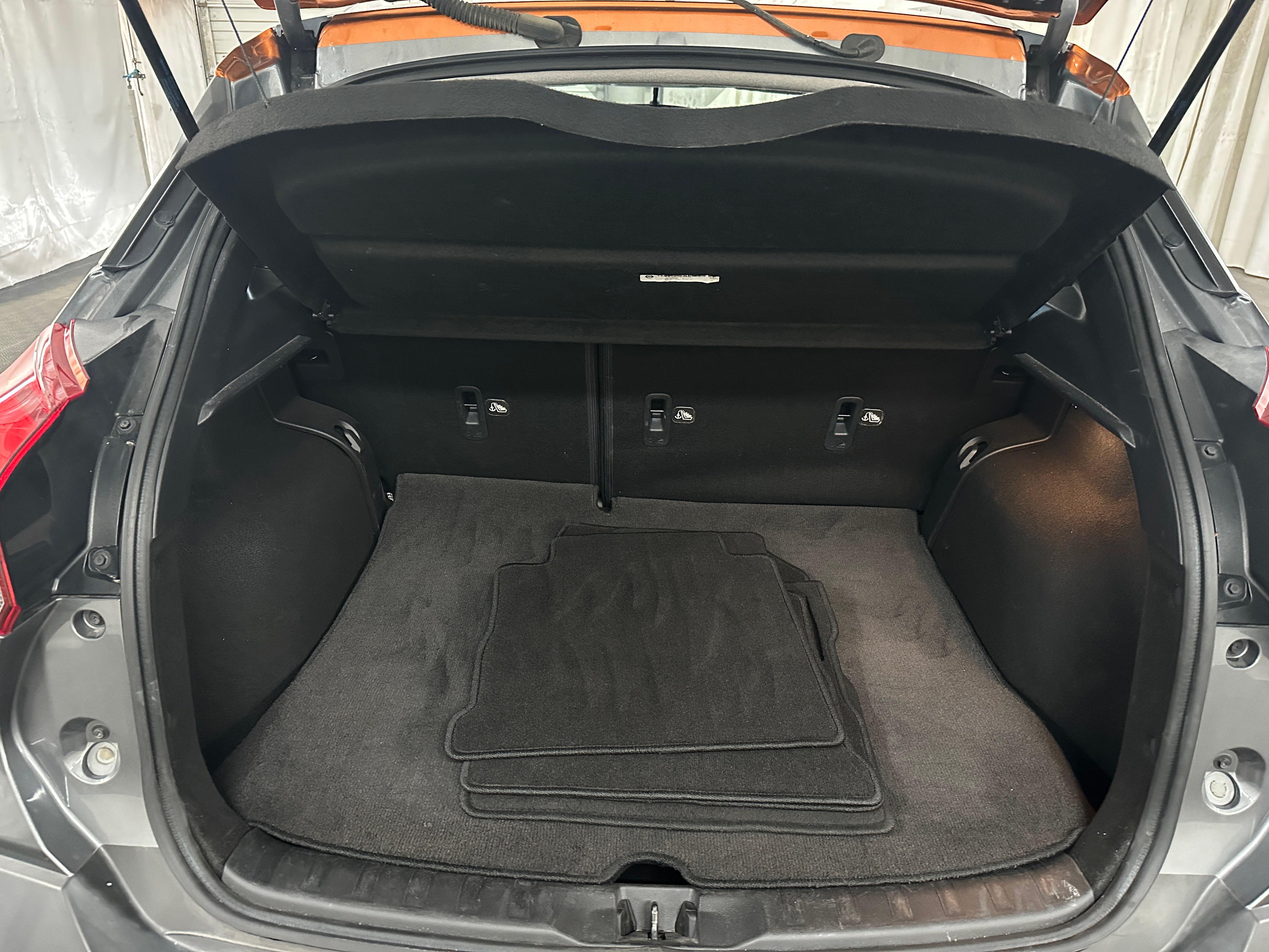 2019 Nissan Kicks SR 6