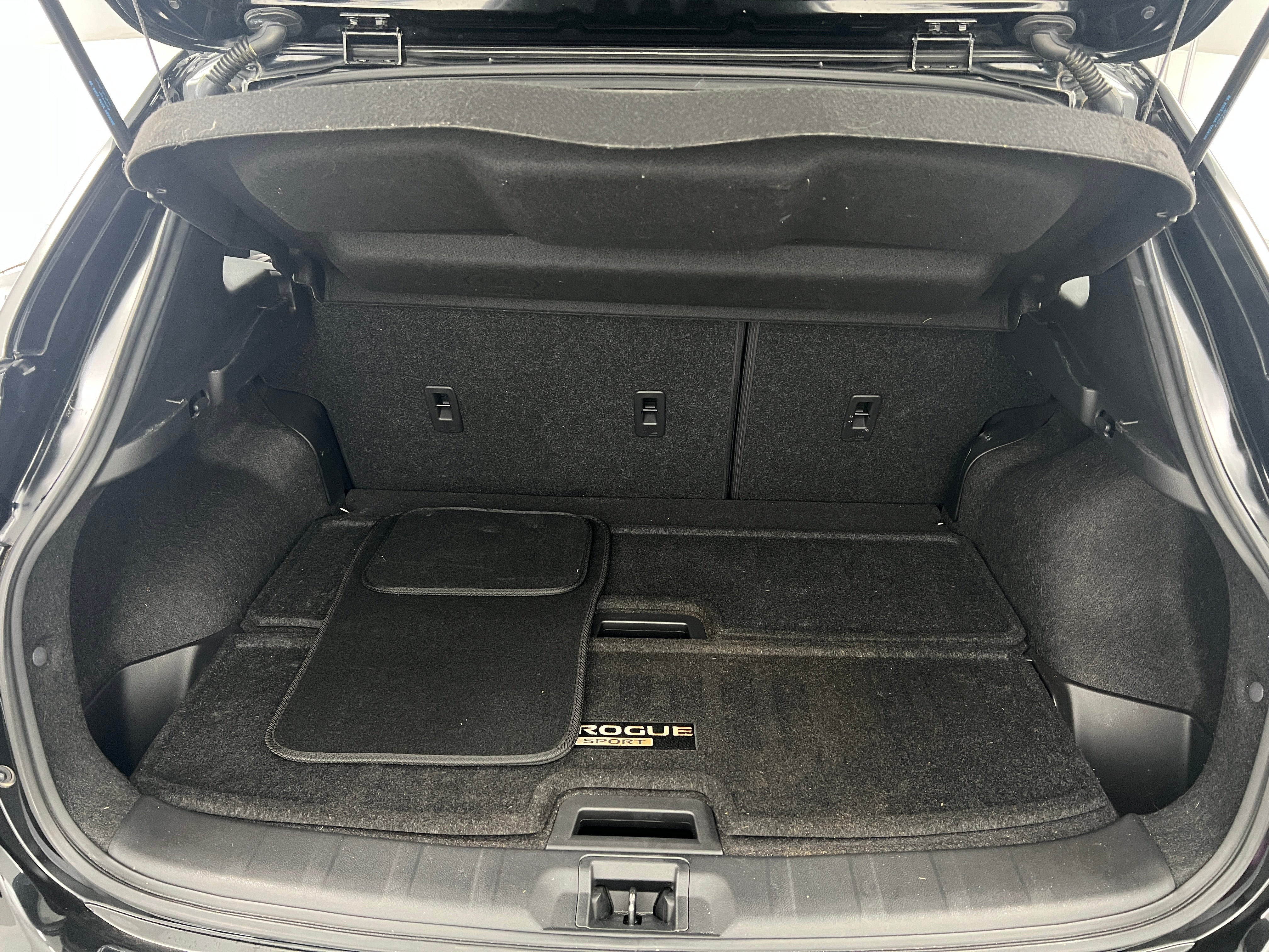 Thumbnail: 2020 Nissan Rogue Sport - 6