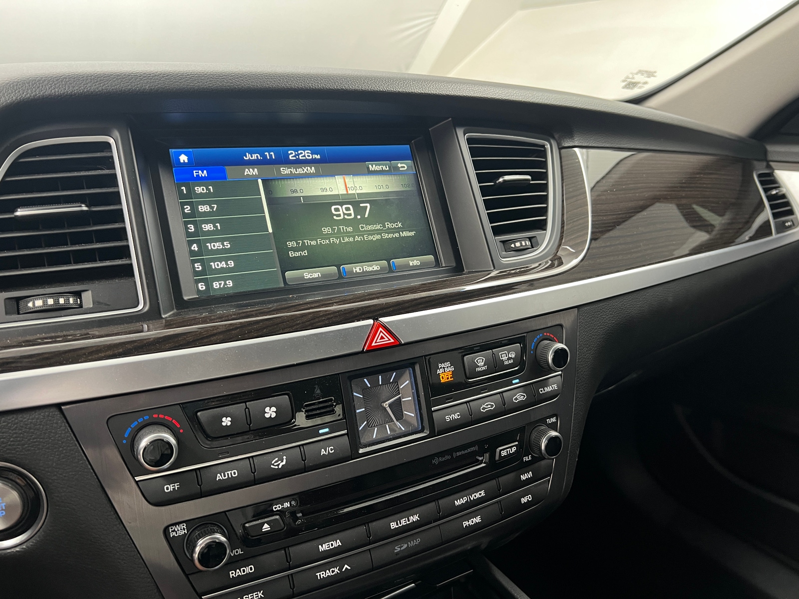 Thumbnail: 2017 Genesis G80 - 3