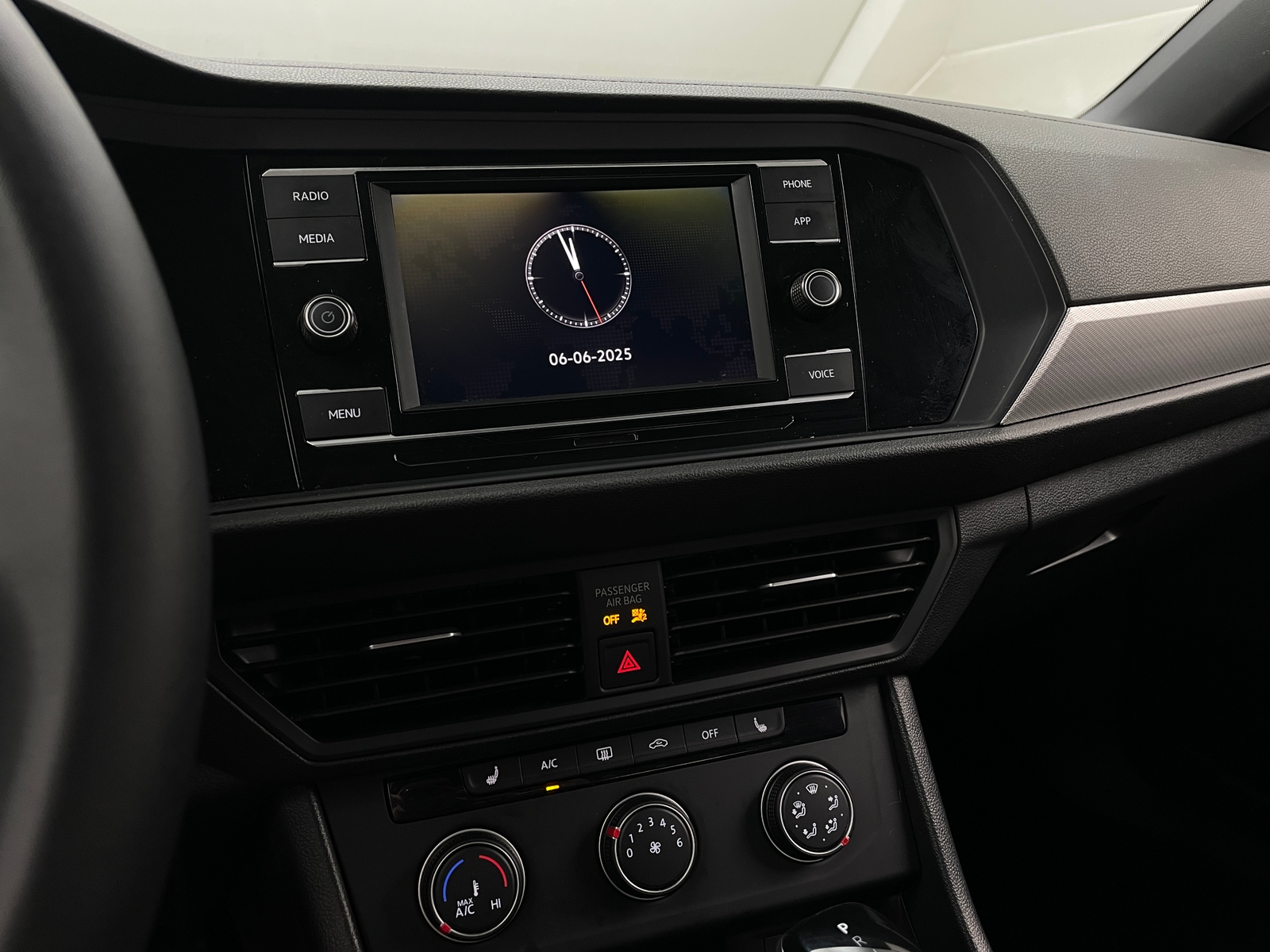 Thumbnail: 2024 Volkswagen Jetta - 4