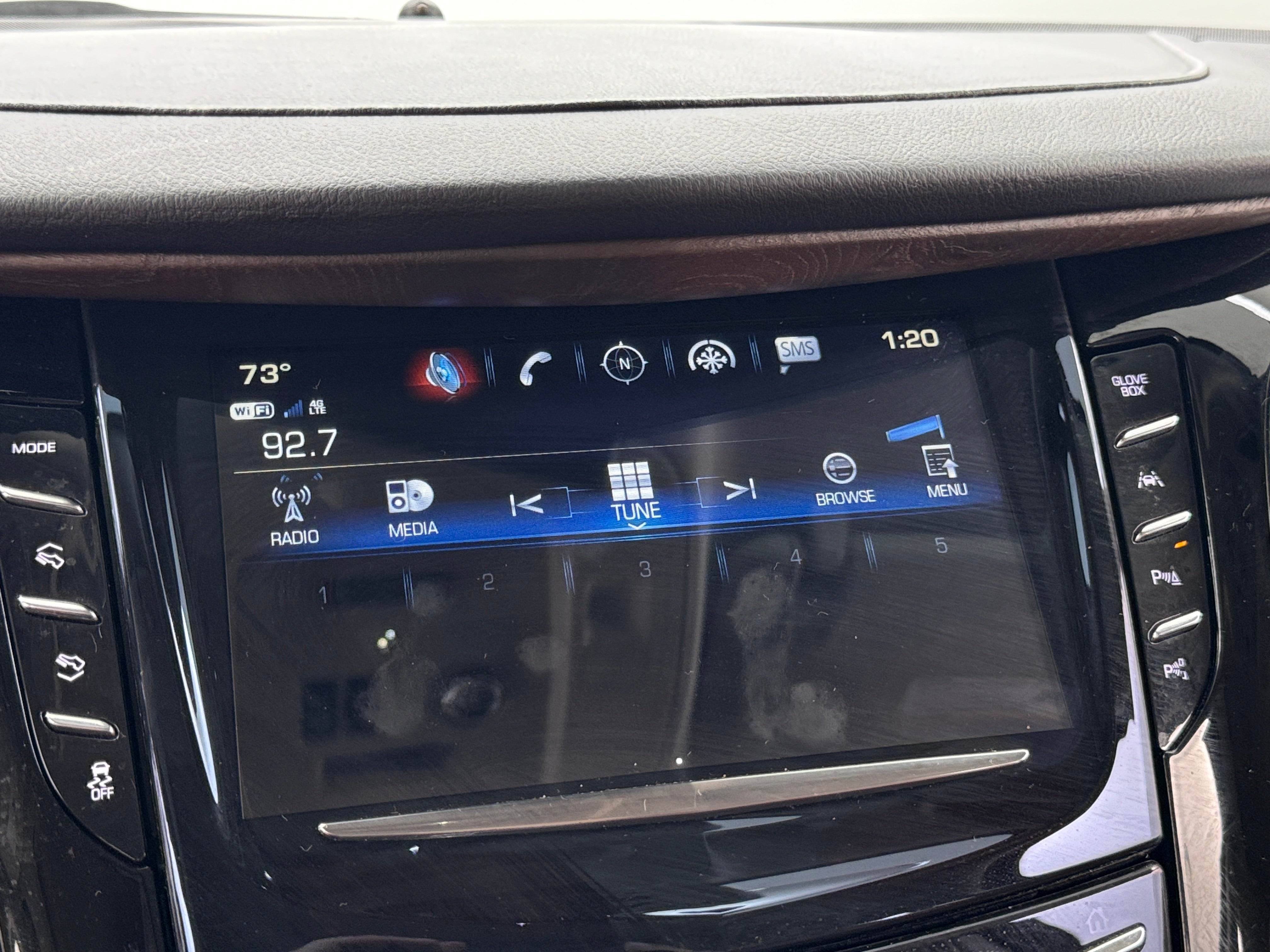 Thumbnail: 2020 Cadillac Escalade - 3