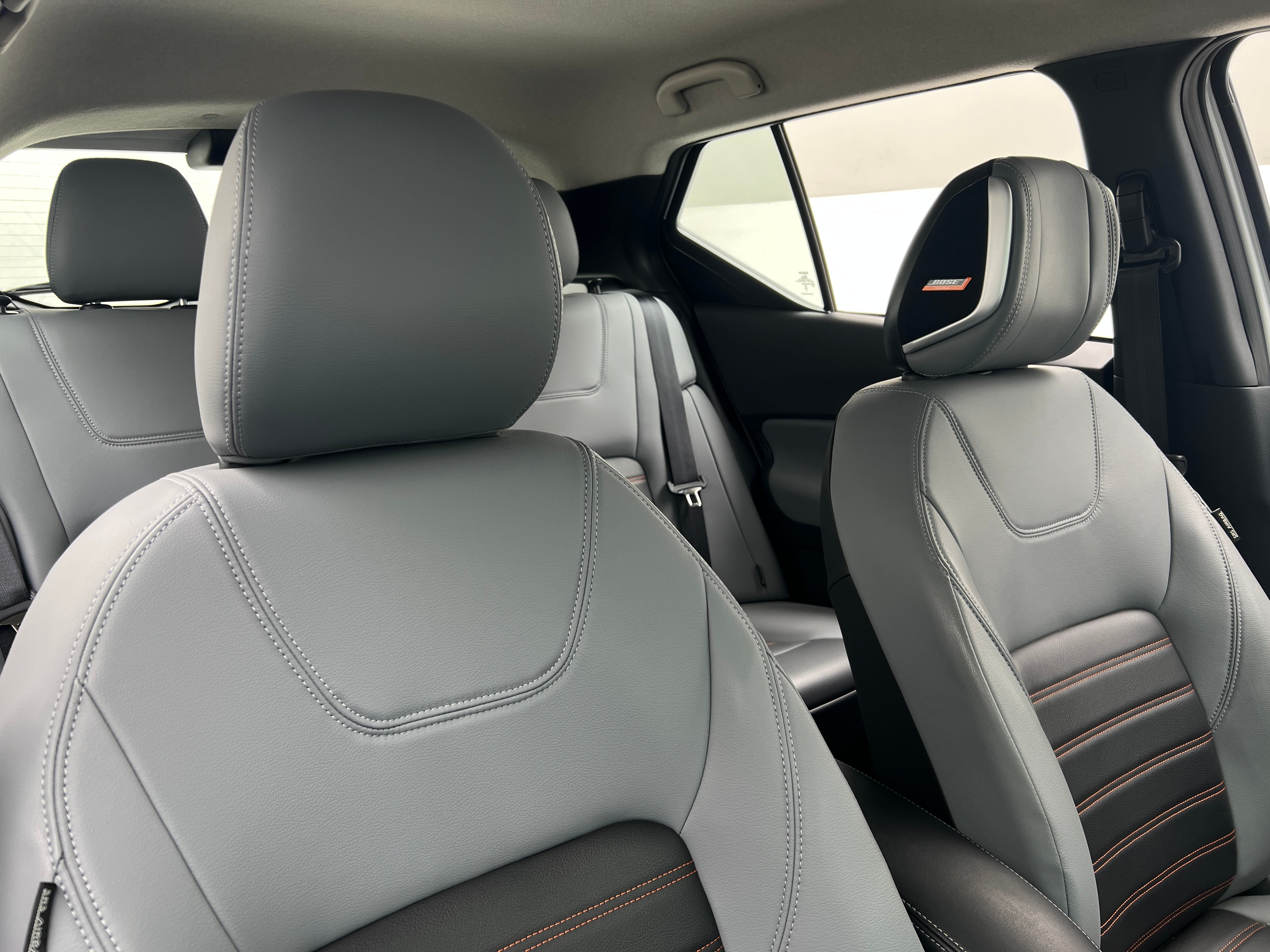 2024 Nissan Kicks SR 2