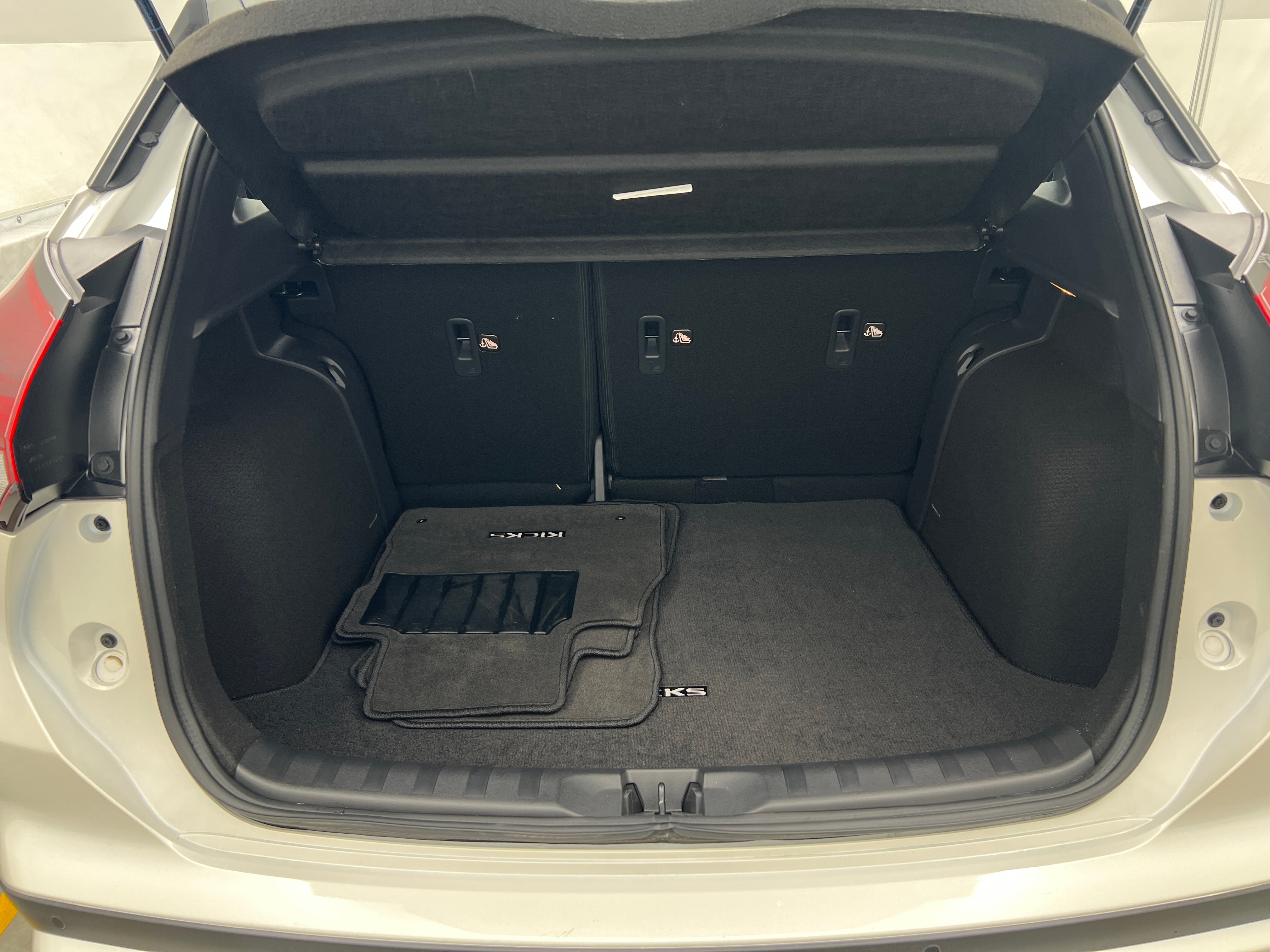 2024 Nissan Kicks SR 7