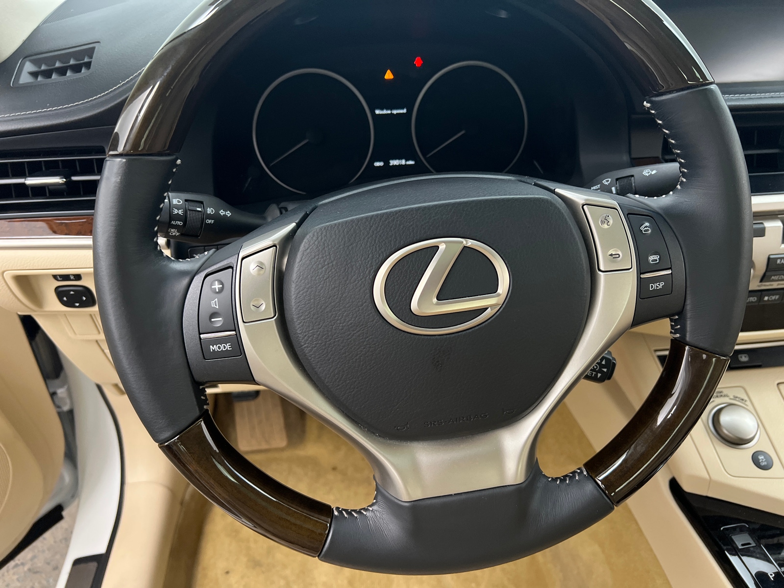 Thumbnail: 2015 Lexus ES - 4