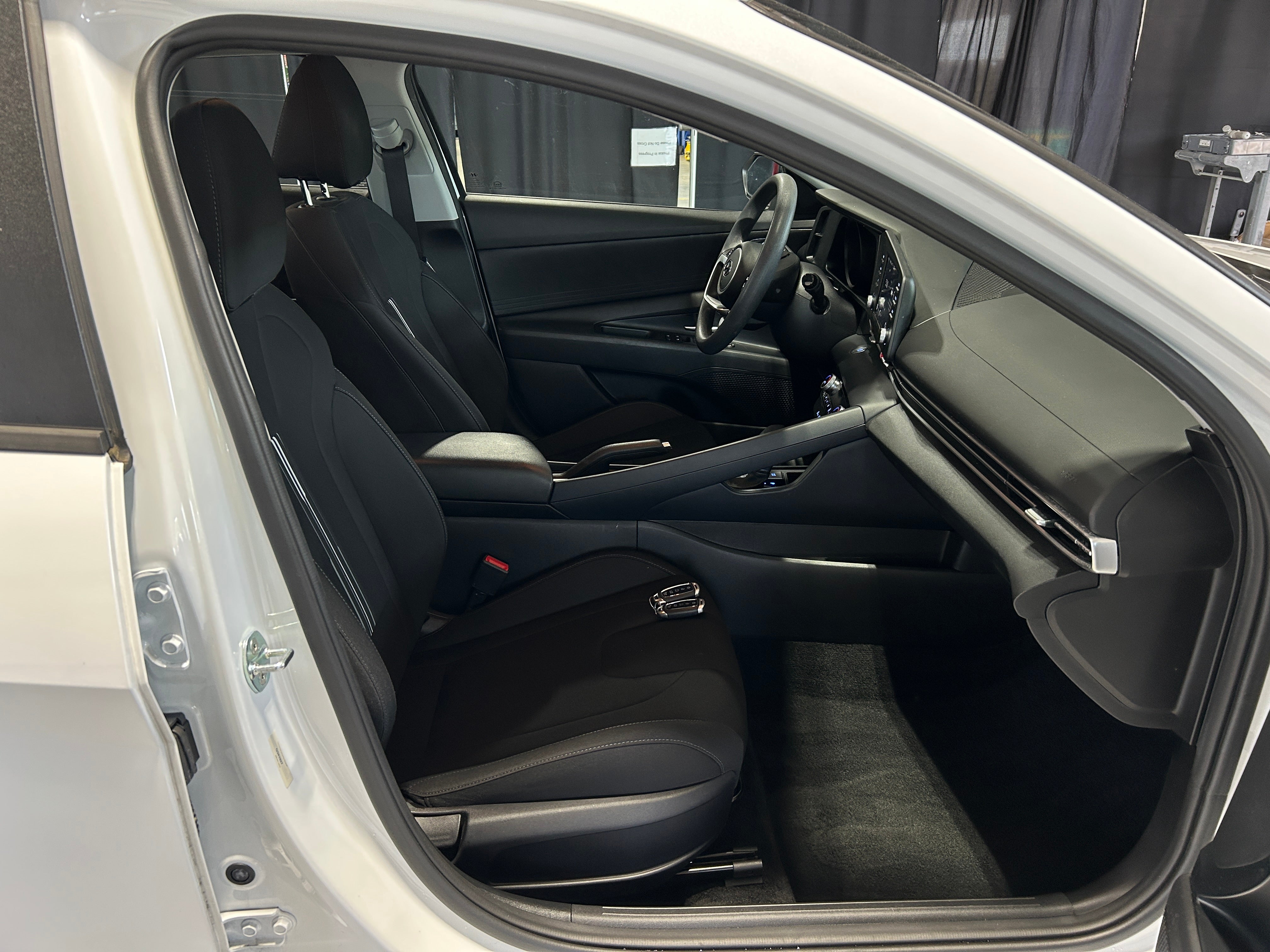 Thumbnail: 2022 Hyundai Elantra - 2