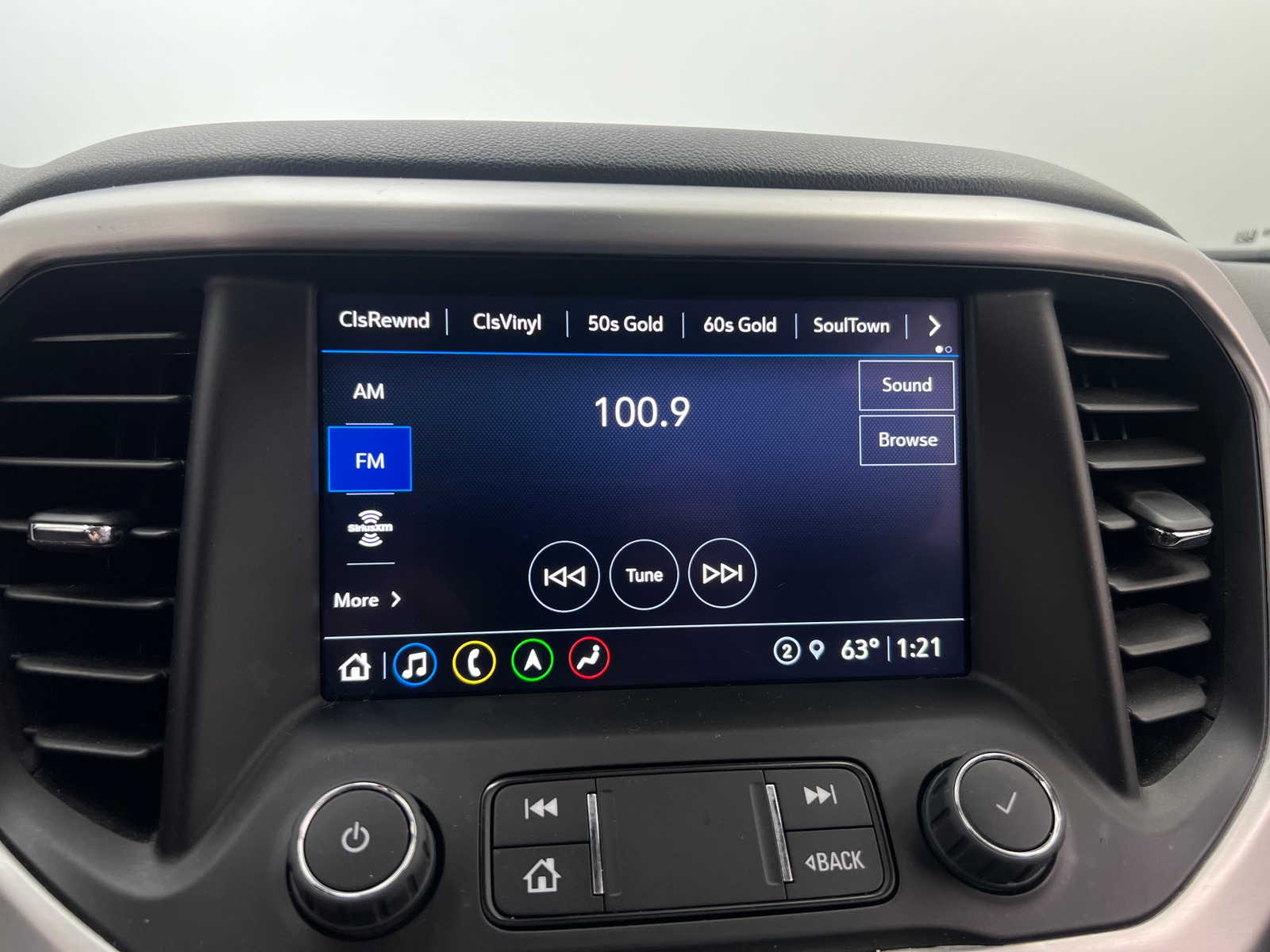 Thumbnail: 2022 GMC Acadia - 3