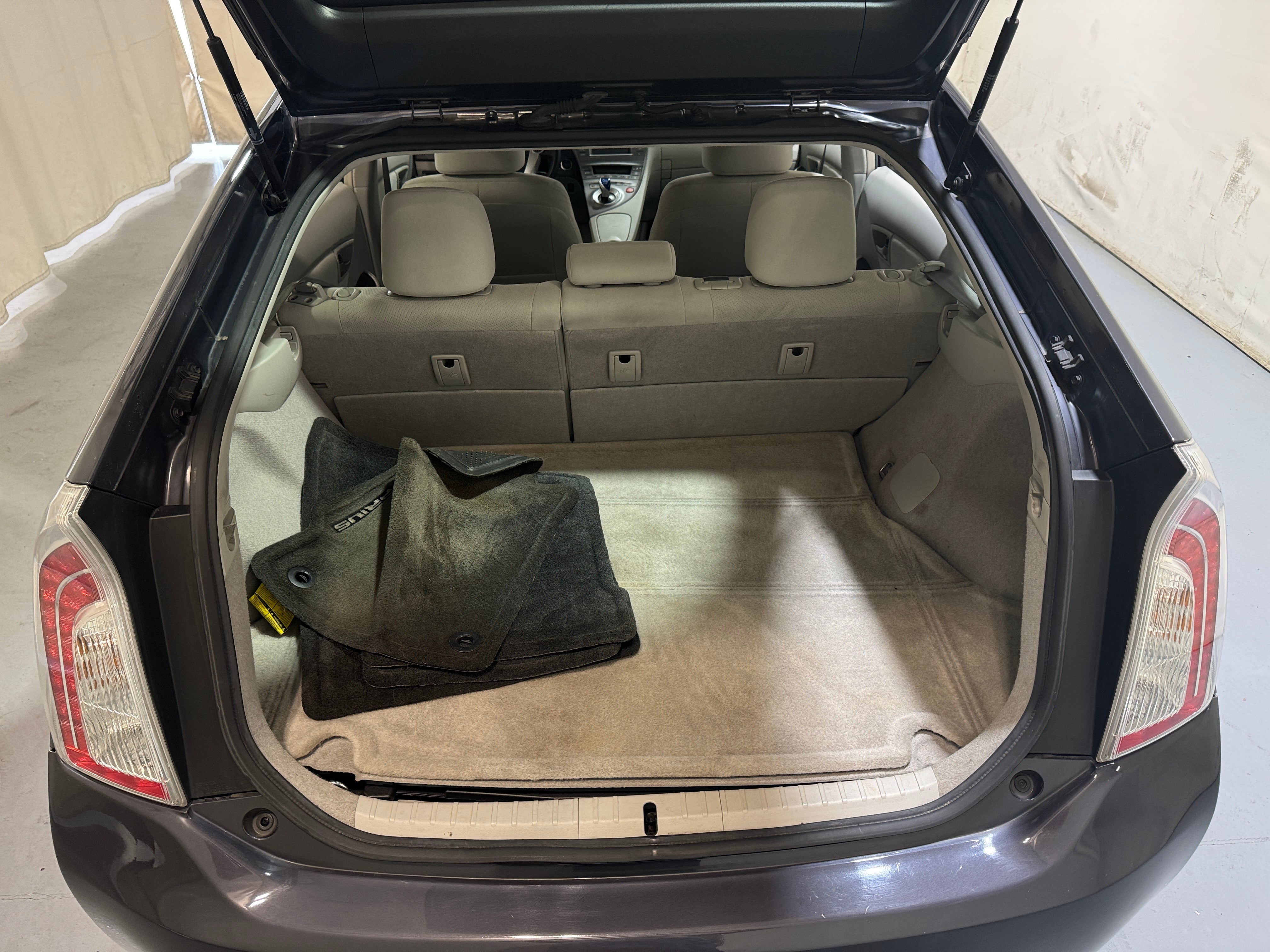 2014 Toyota Prius Three 7