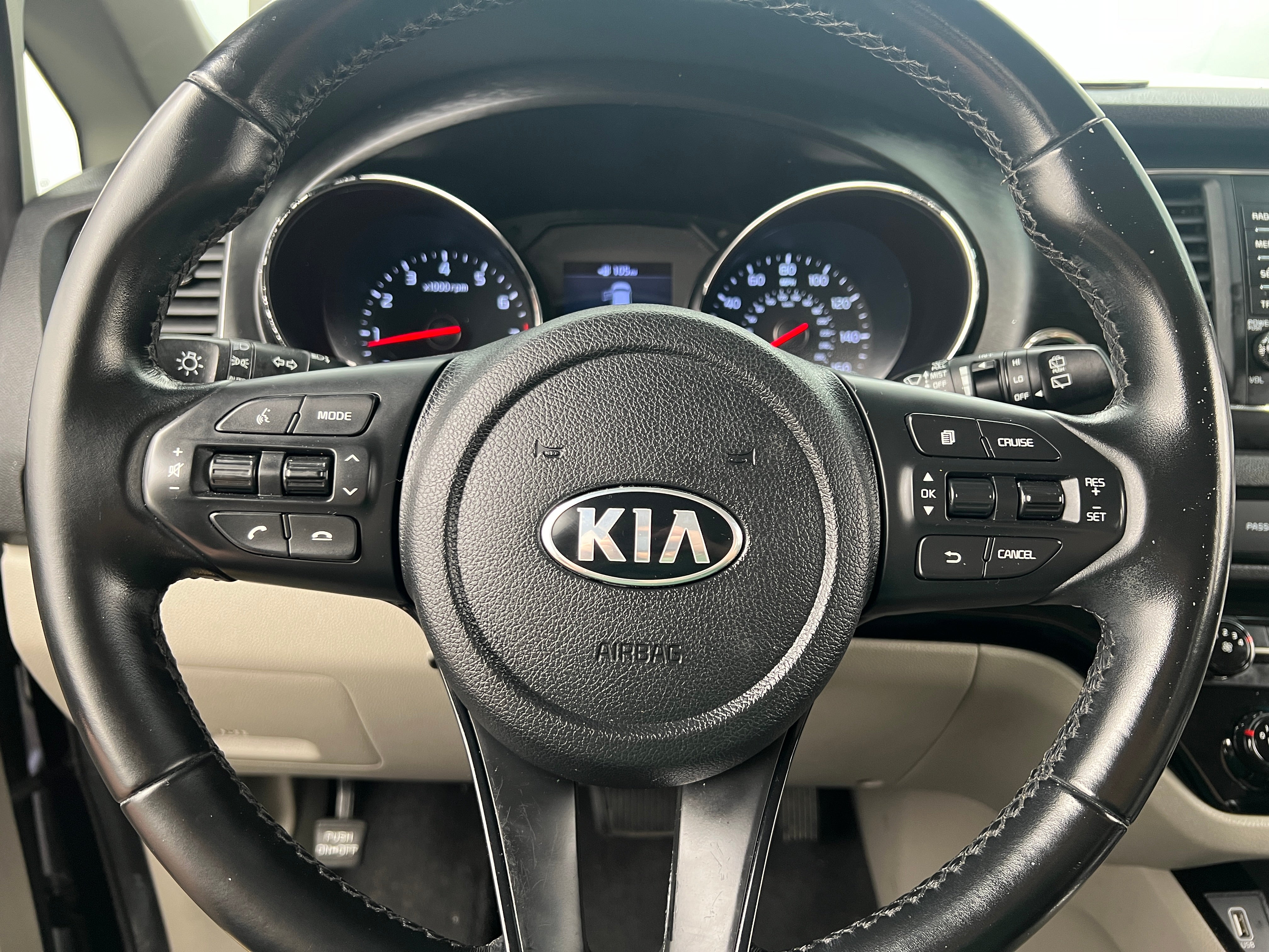 2020 Kia Sedona EX 4