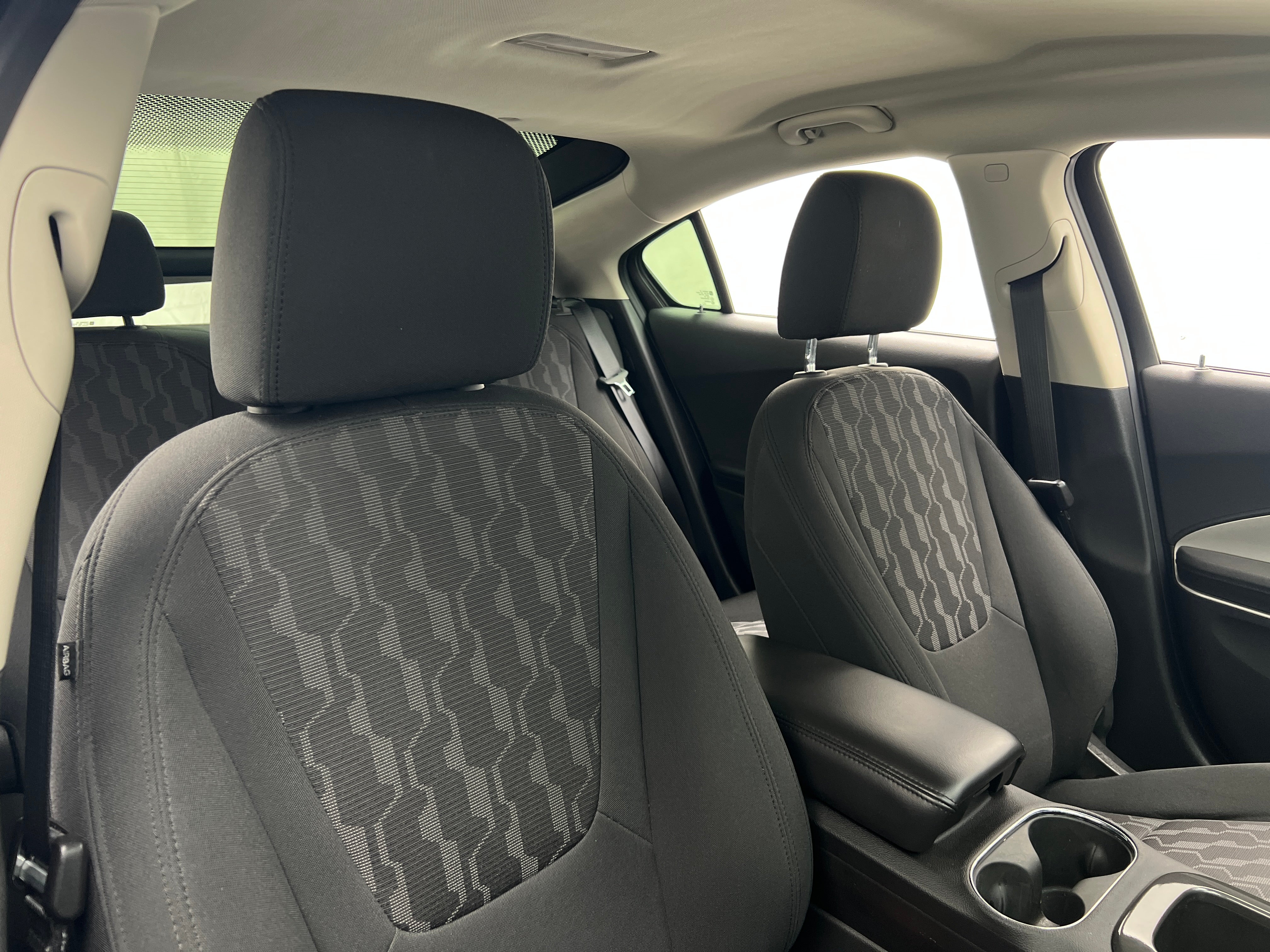 2015 Chevrolet Volt Base 2