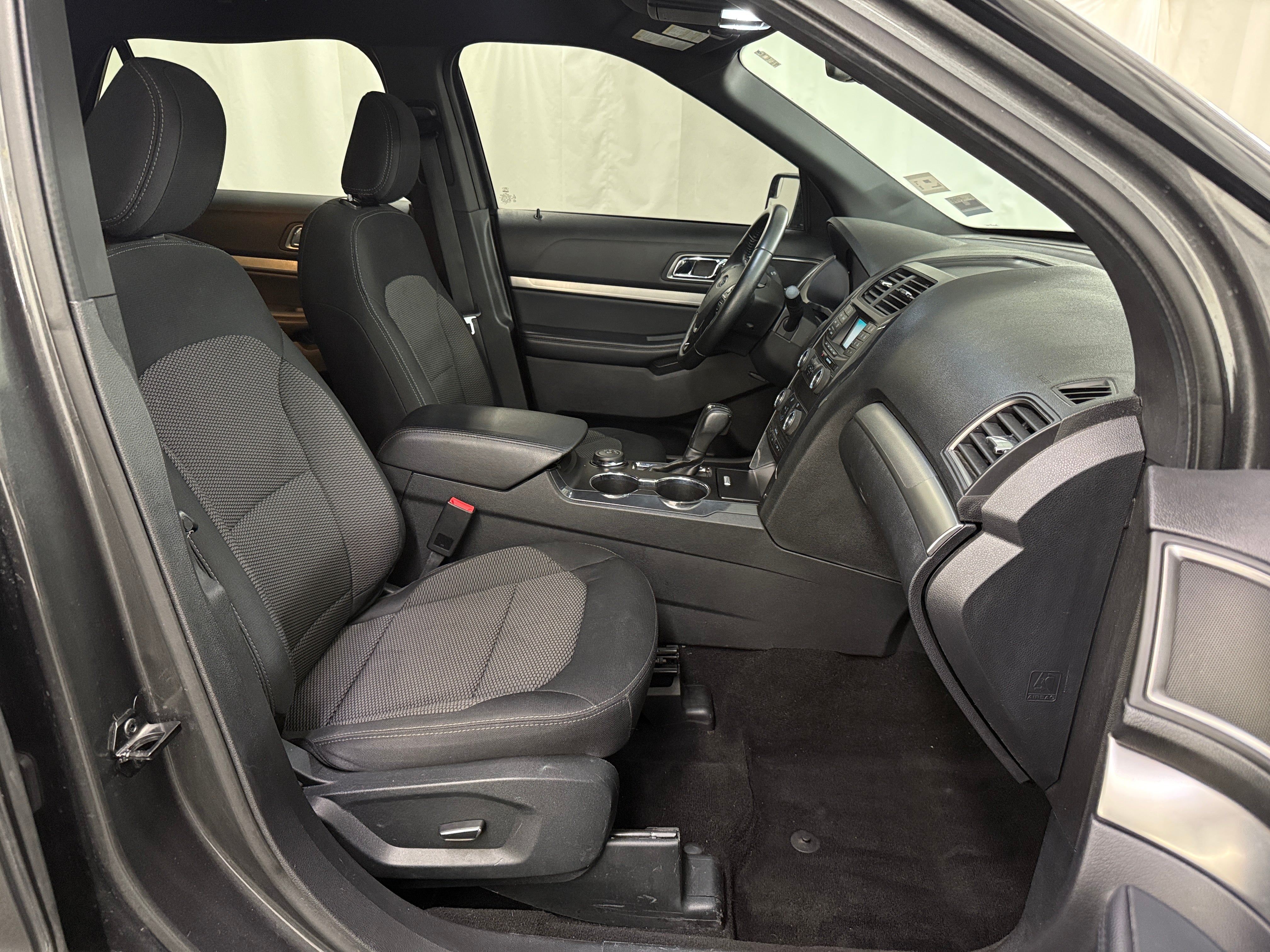 2018 Ford Explorer XLT 2