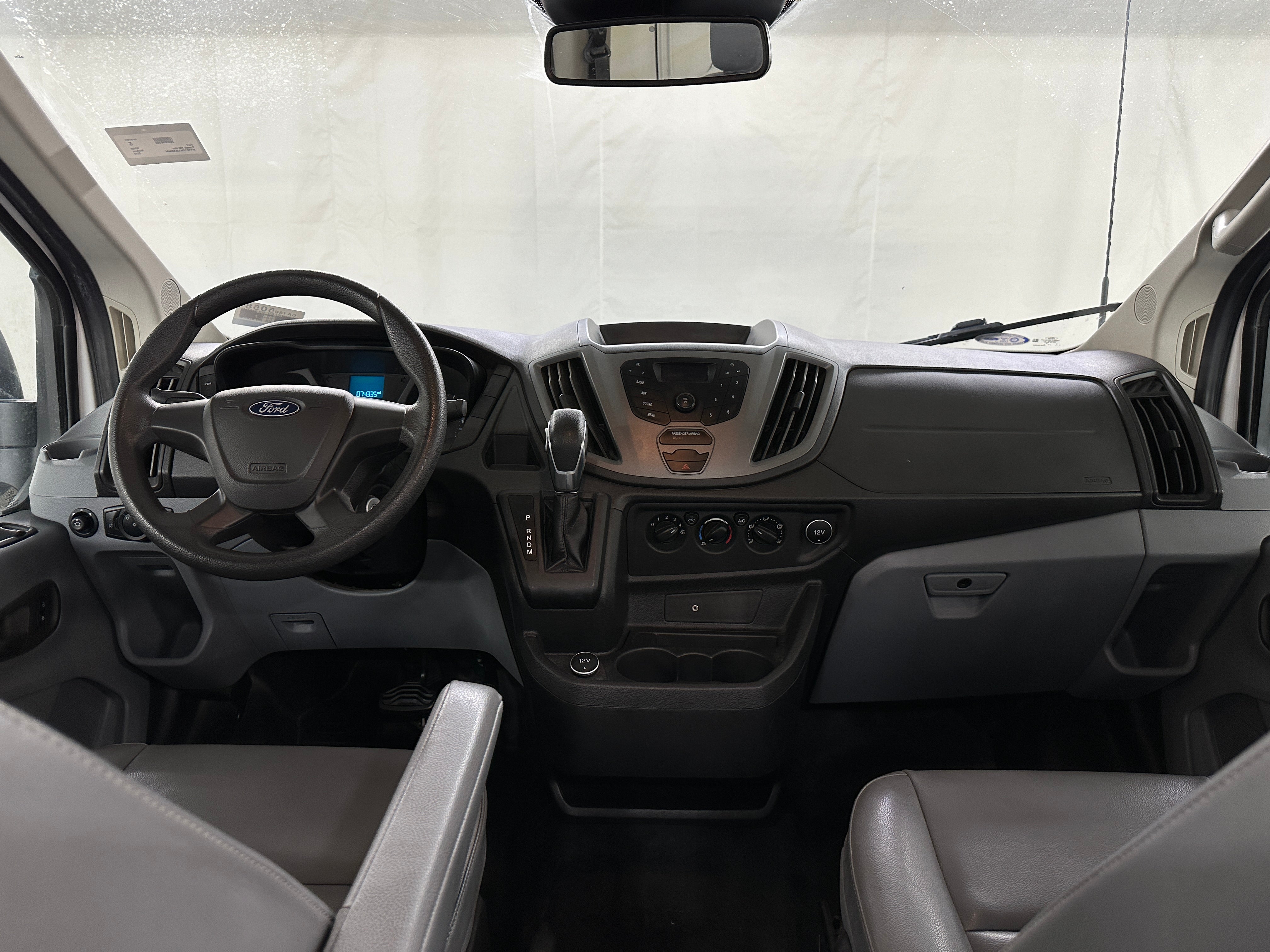 2018 Ford Transit Series 150 3