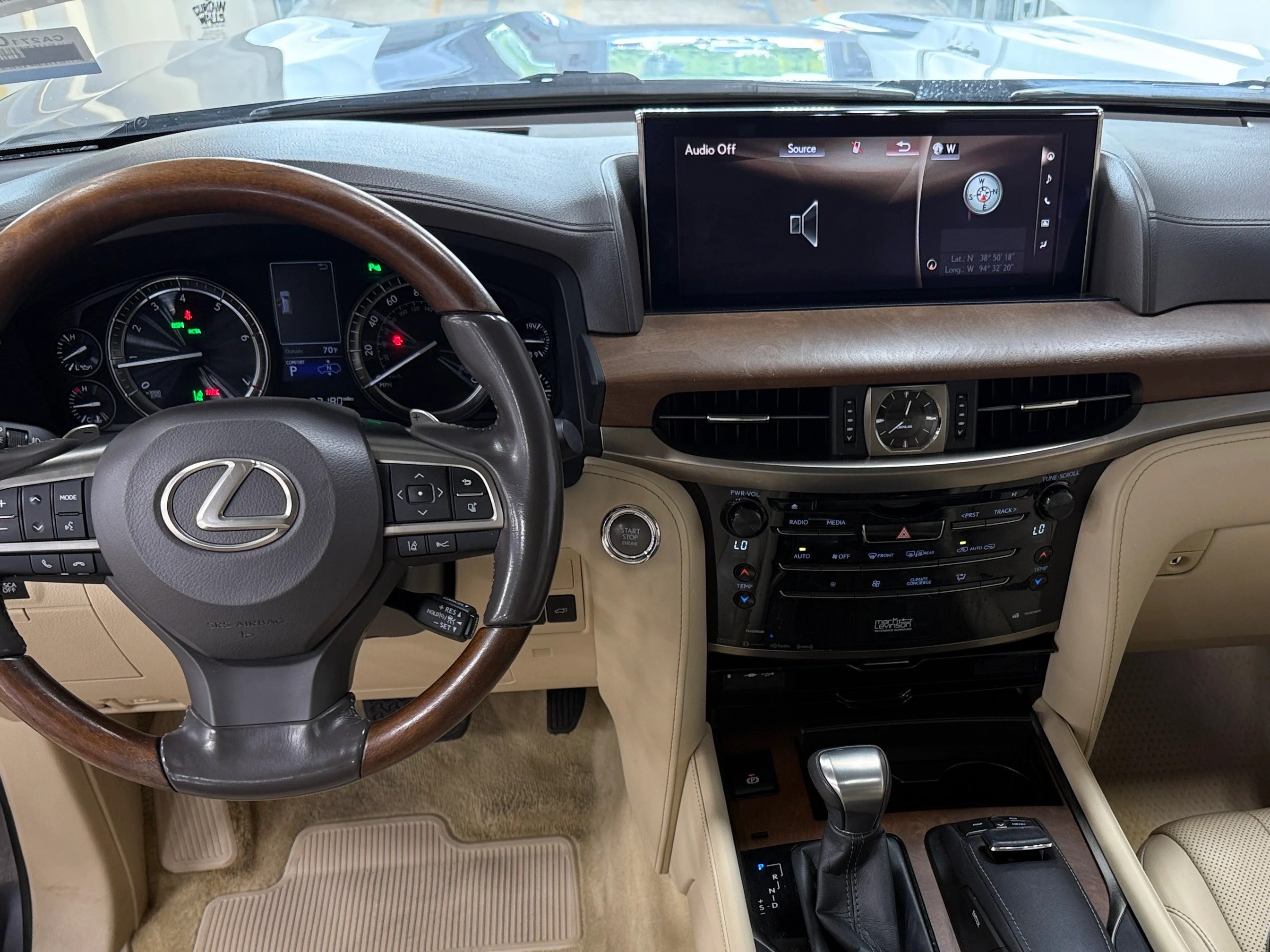 2016 Lexus LX 570 2