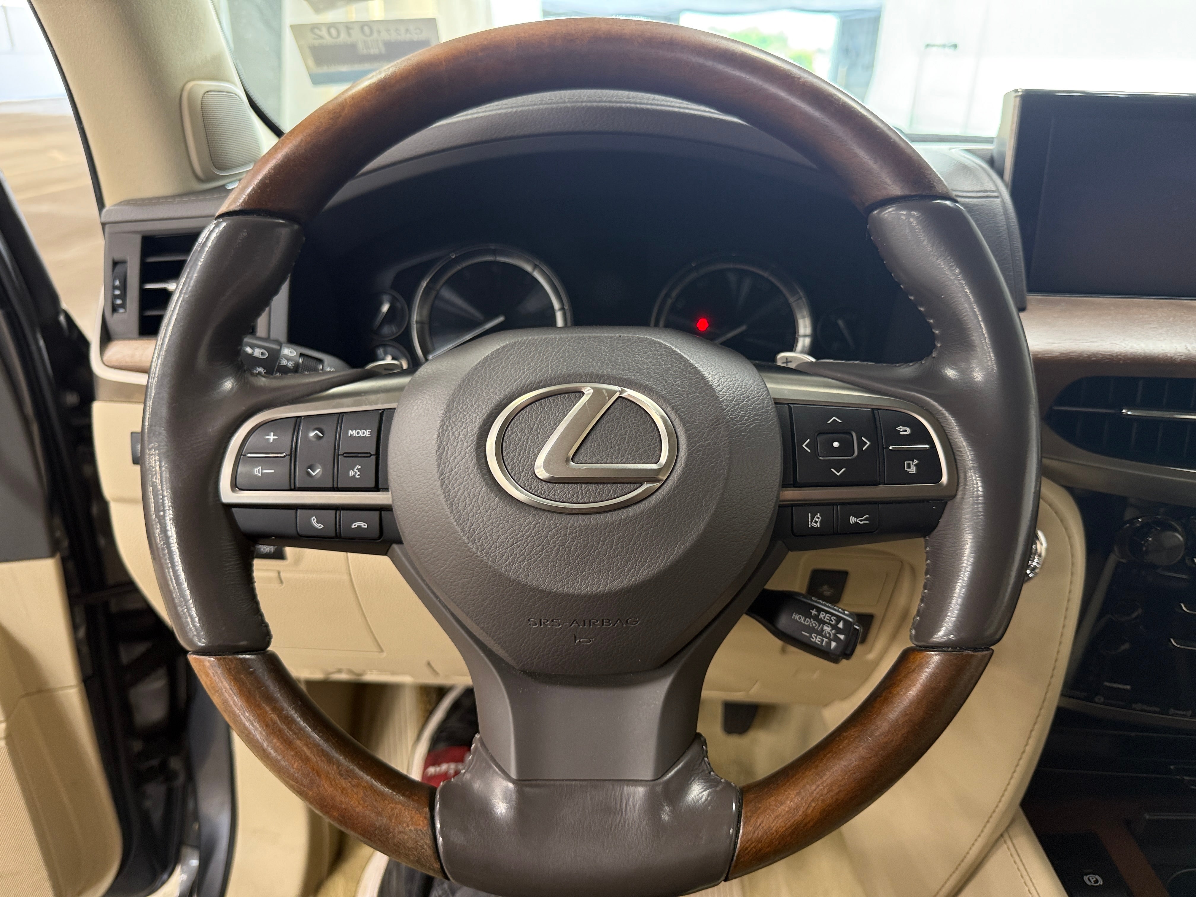 2016 Lexus LX 570 4