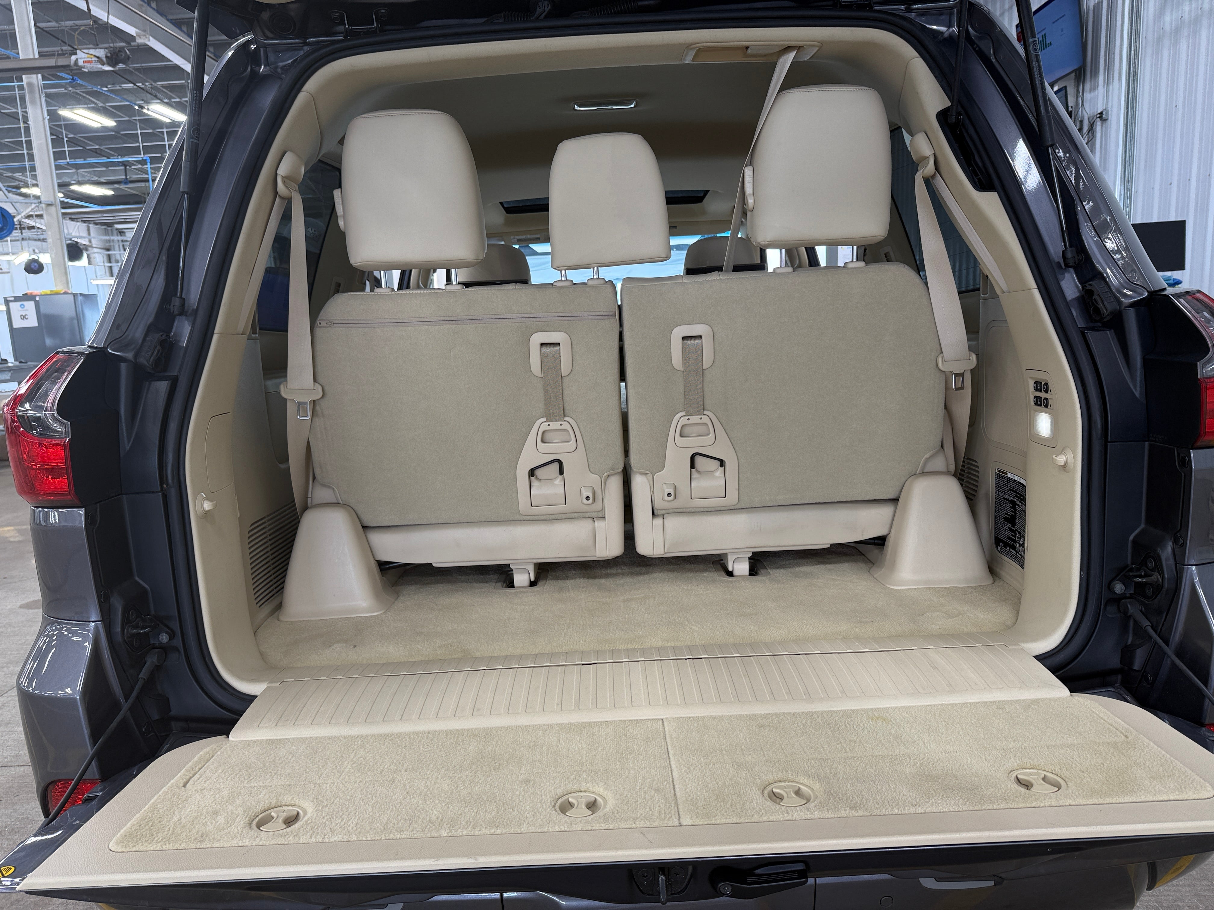 2016 Lexus LX 570 6