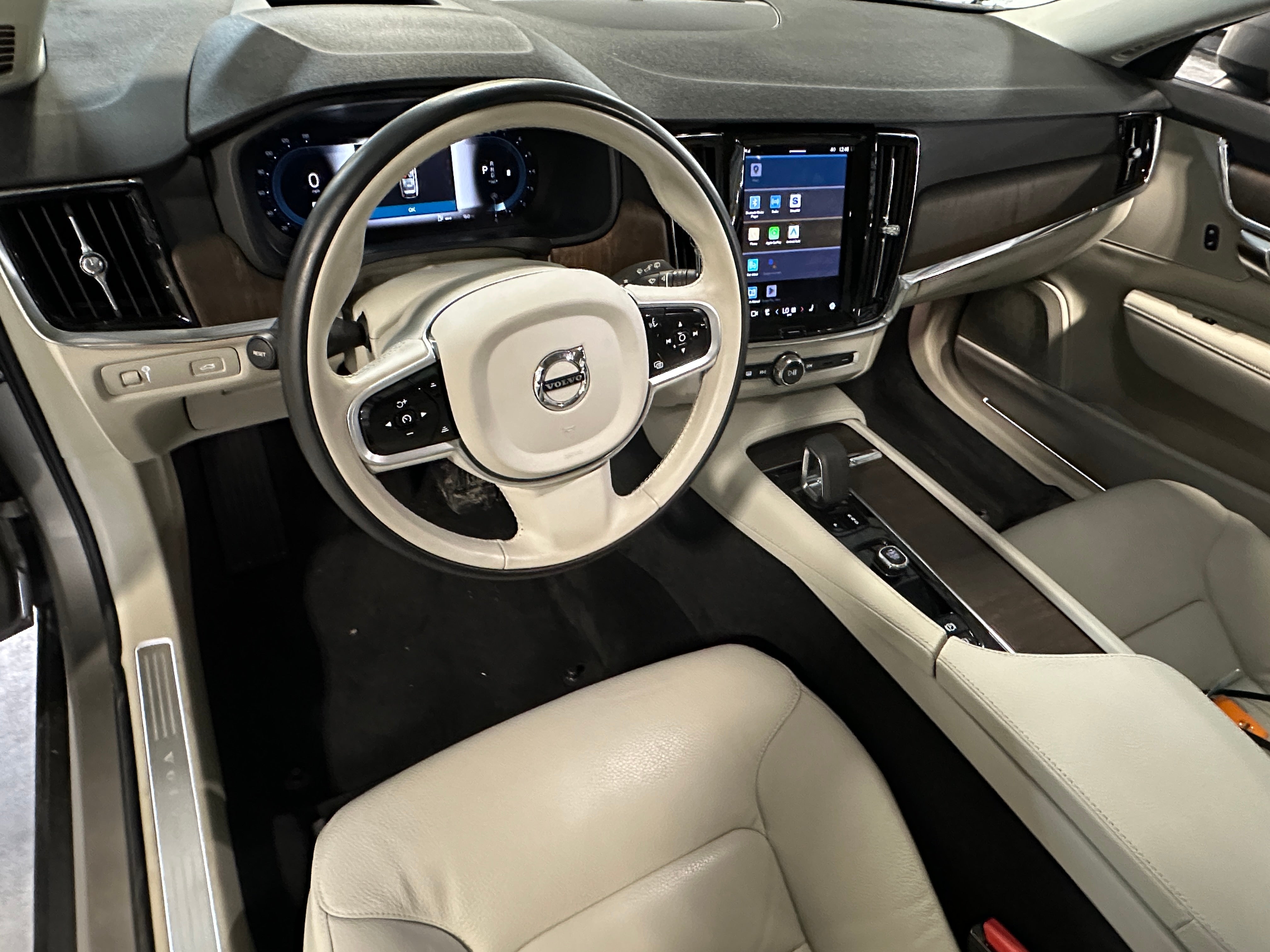 2022 Volvo V90 B6 2