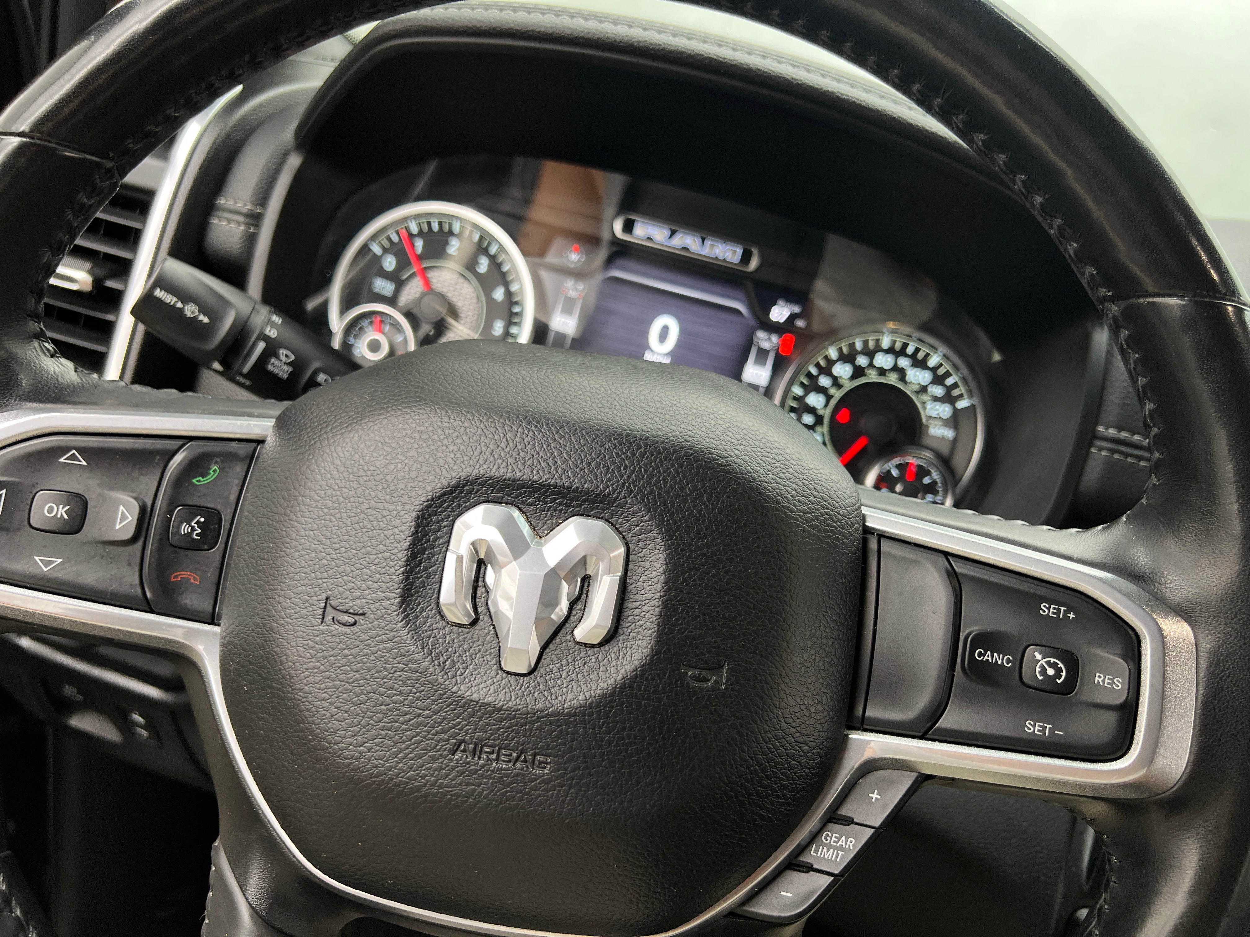 2021 RAM 1500 Laramie 4
