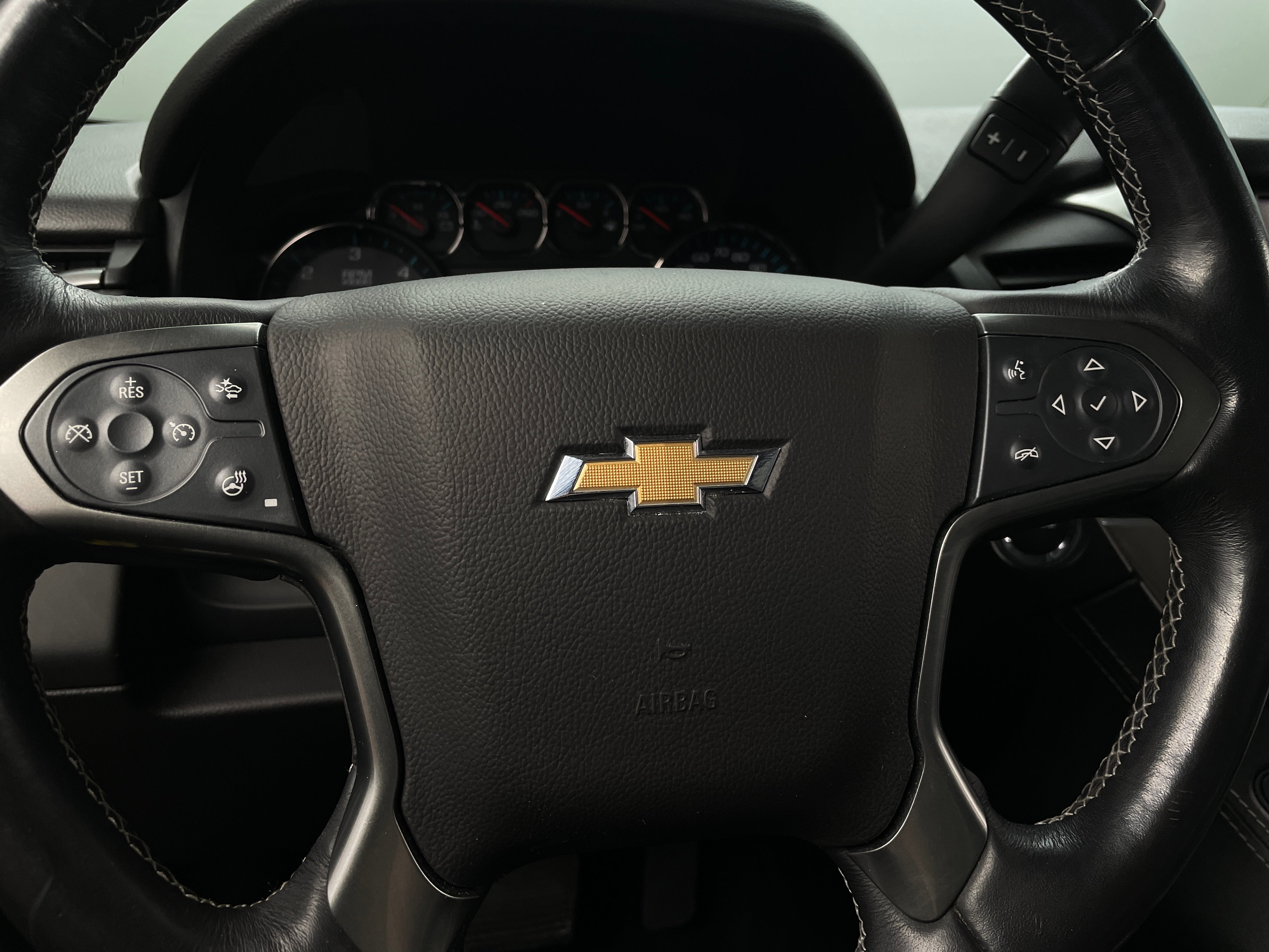 2018 Chevrolet Suburban LT 4
