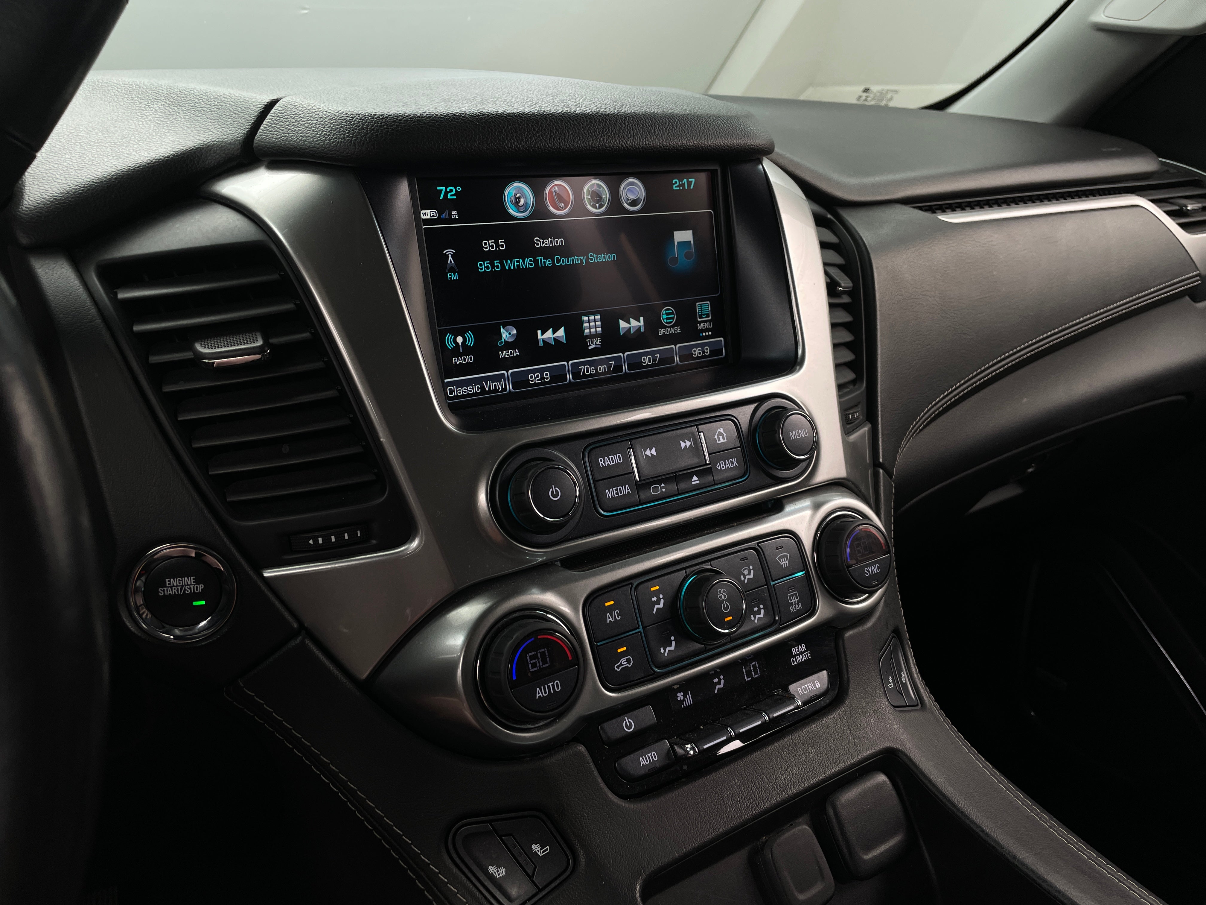 2018 Chevrolet Suburban LT 3