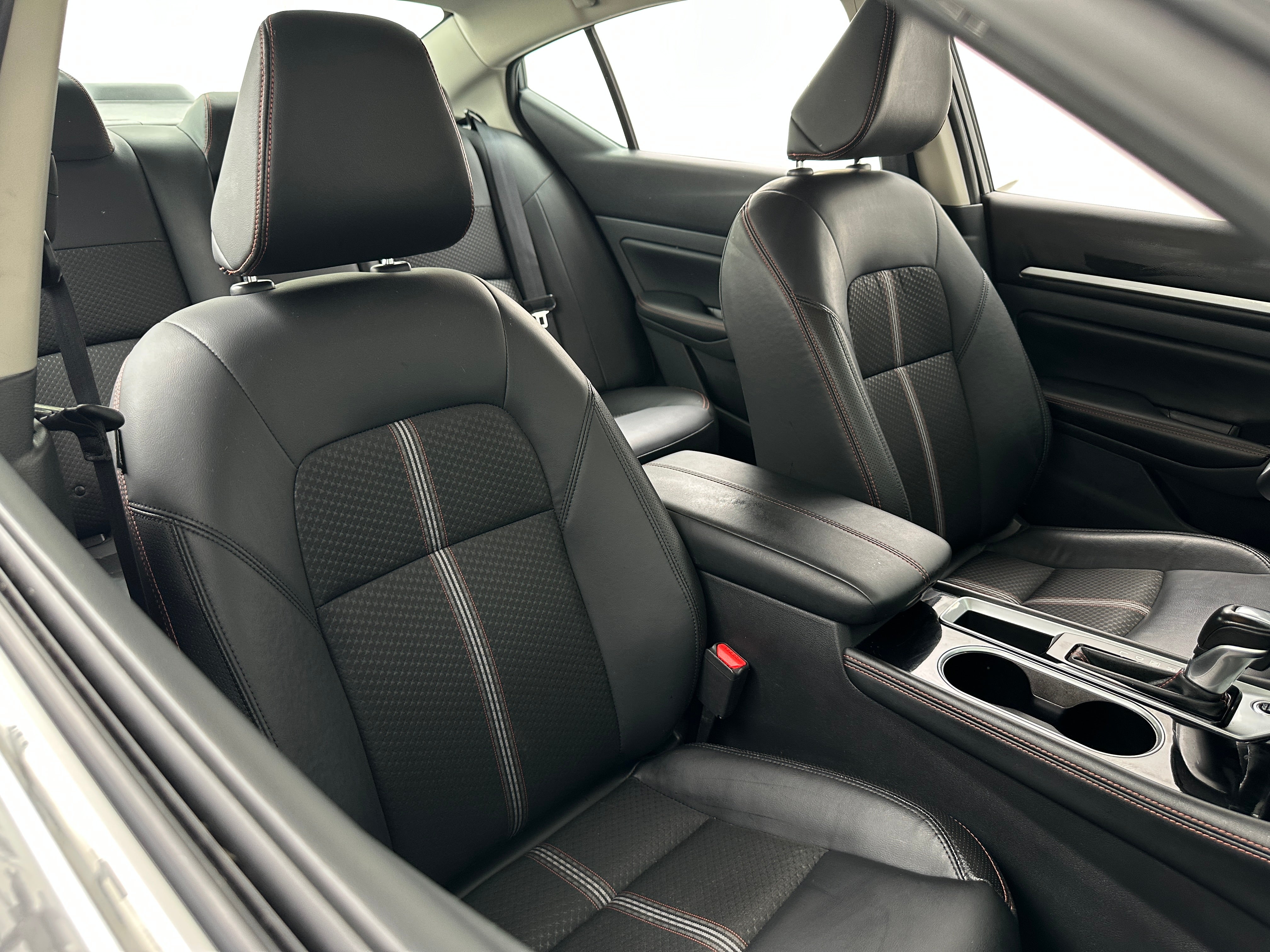 2025 Nissan Altima SR 2
