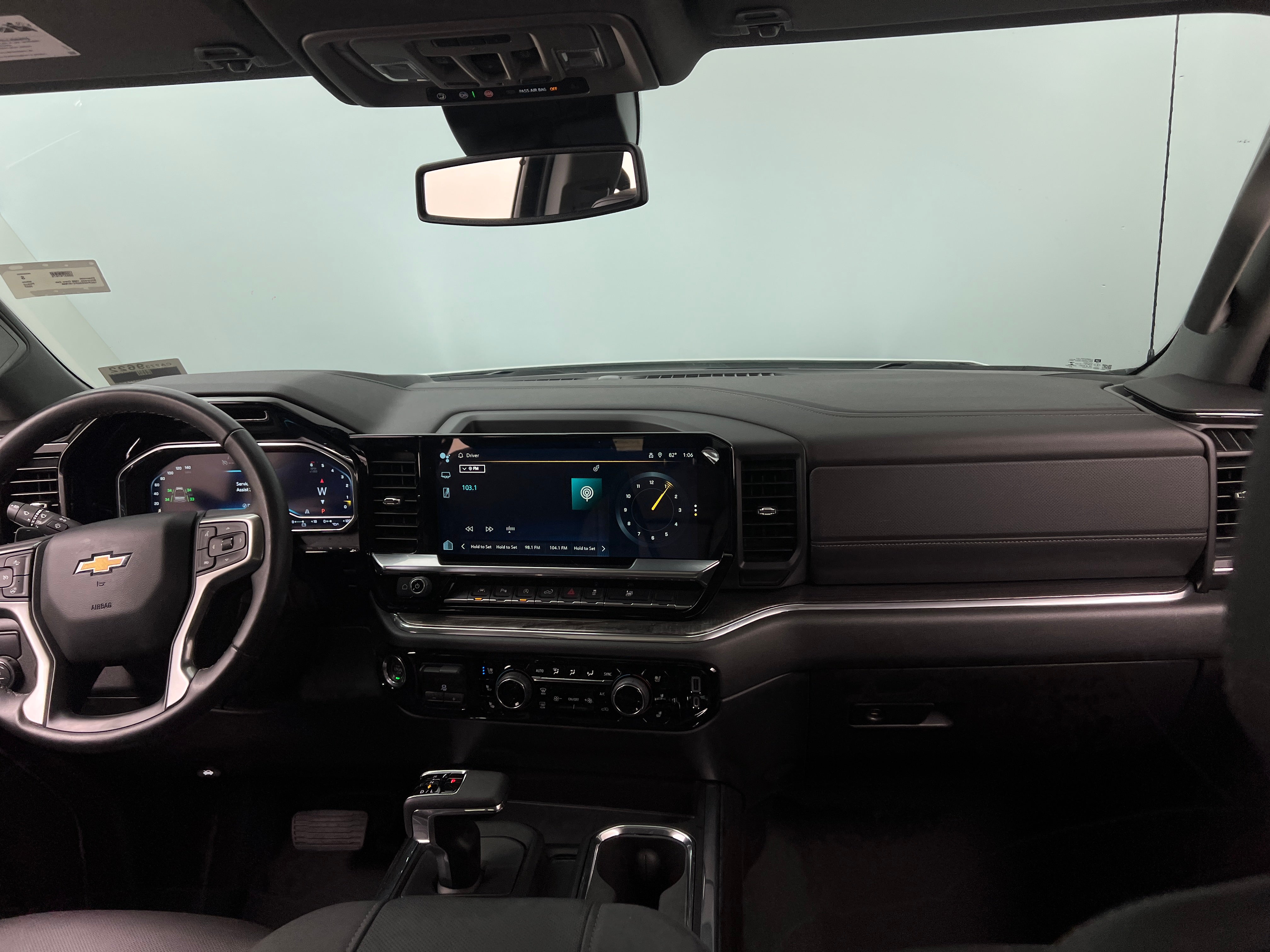 2023 Chevrolet Silverado 1500 LTZ 2