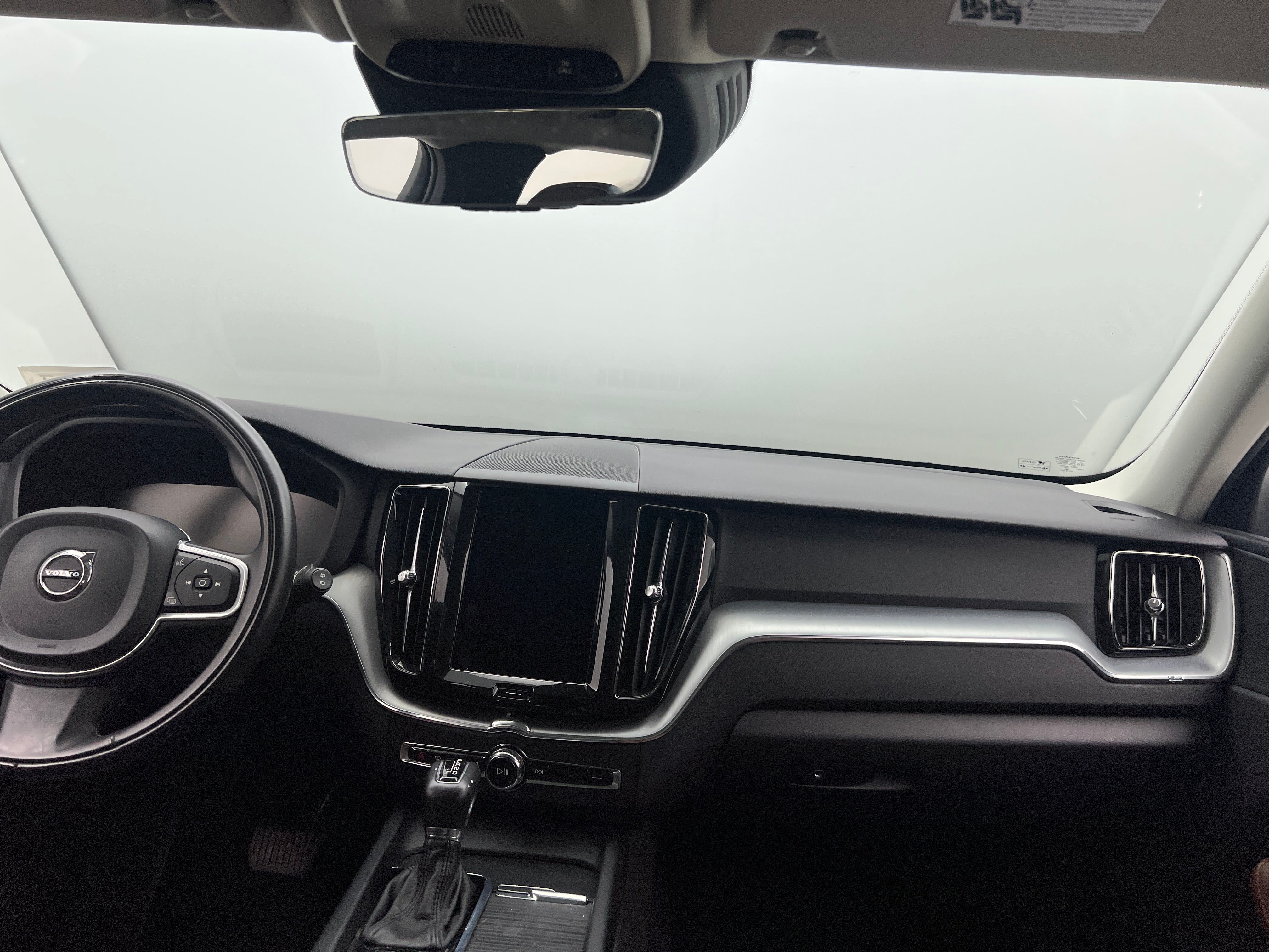 2018 Volvo XC60 T6 Momentum 2
