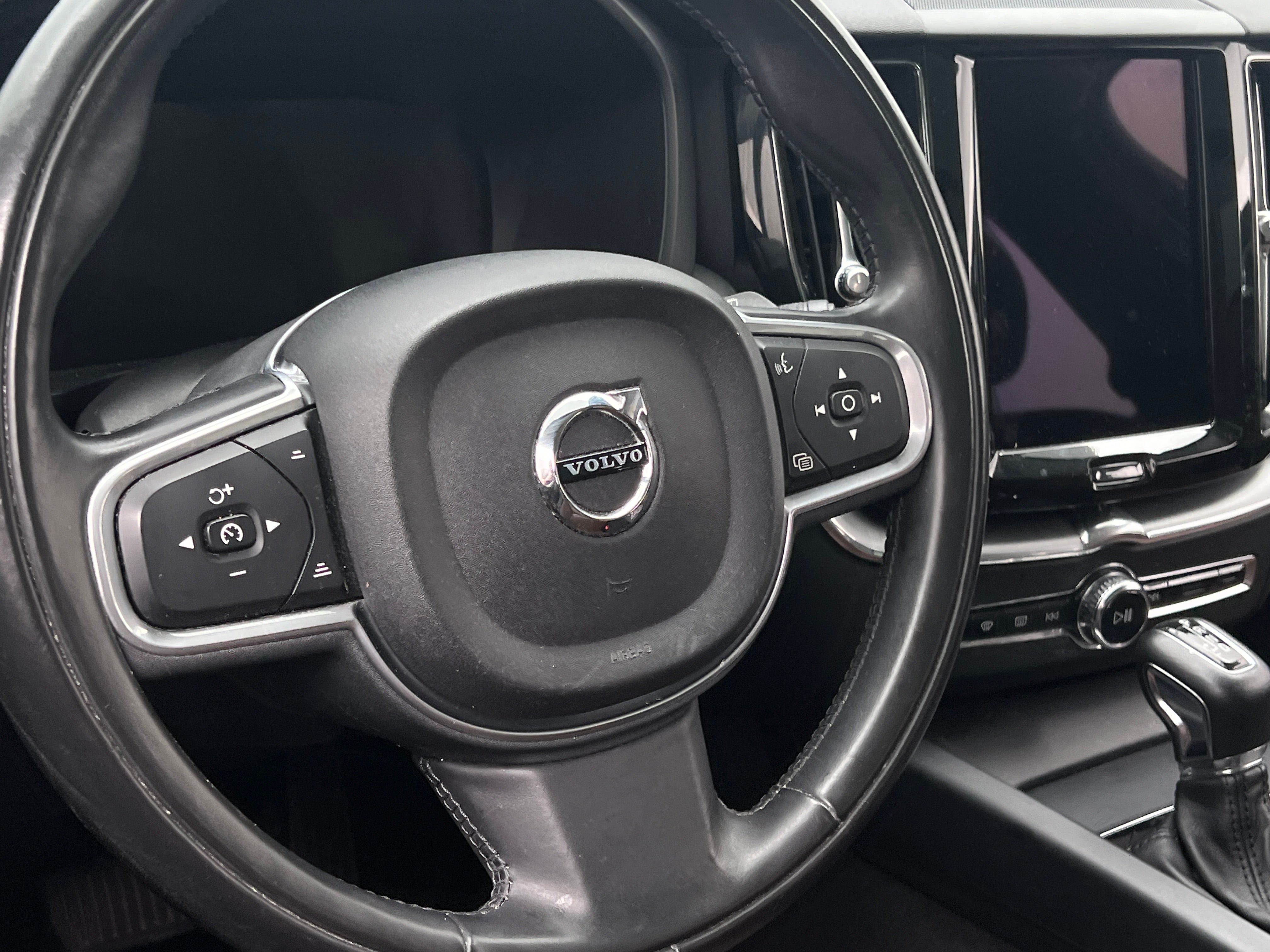 2018 Volvo XC60 T6 Momentum 4