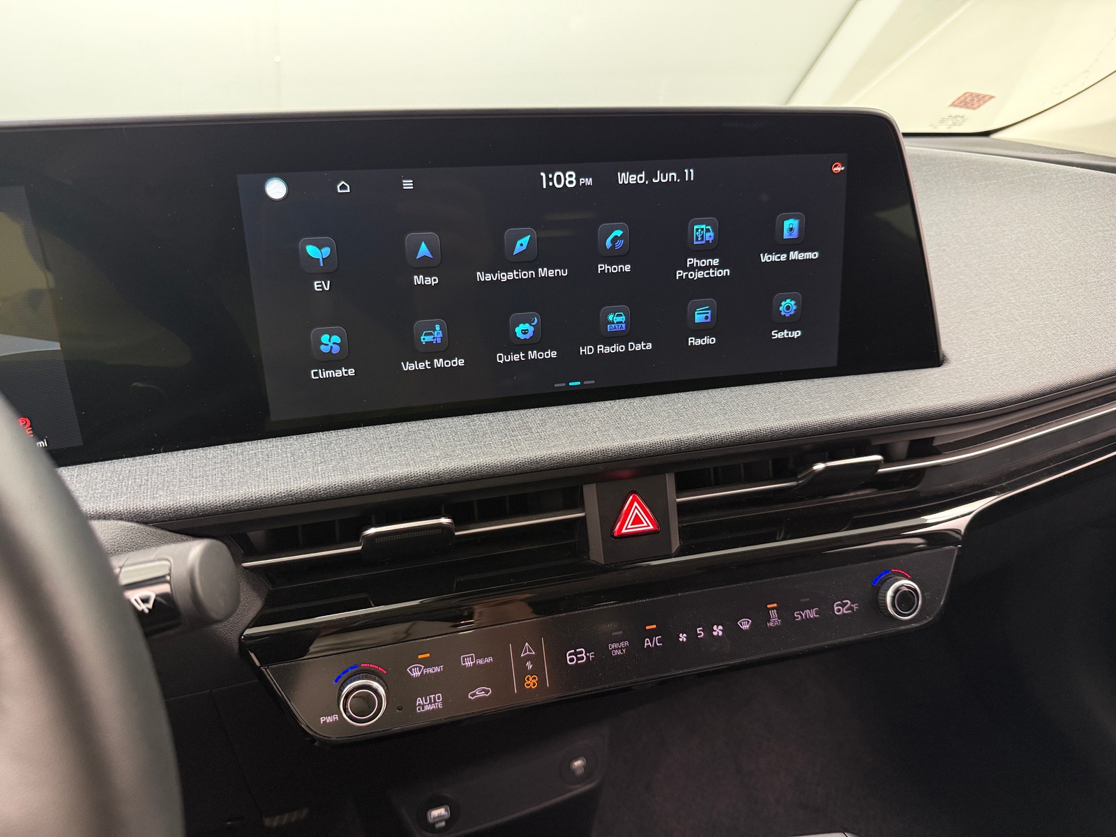 Thumbnail: 2022 Kia EV6 - 3
