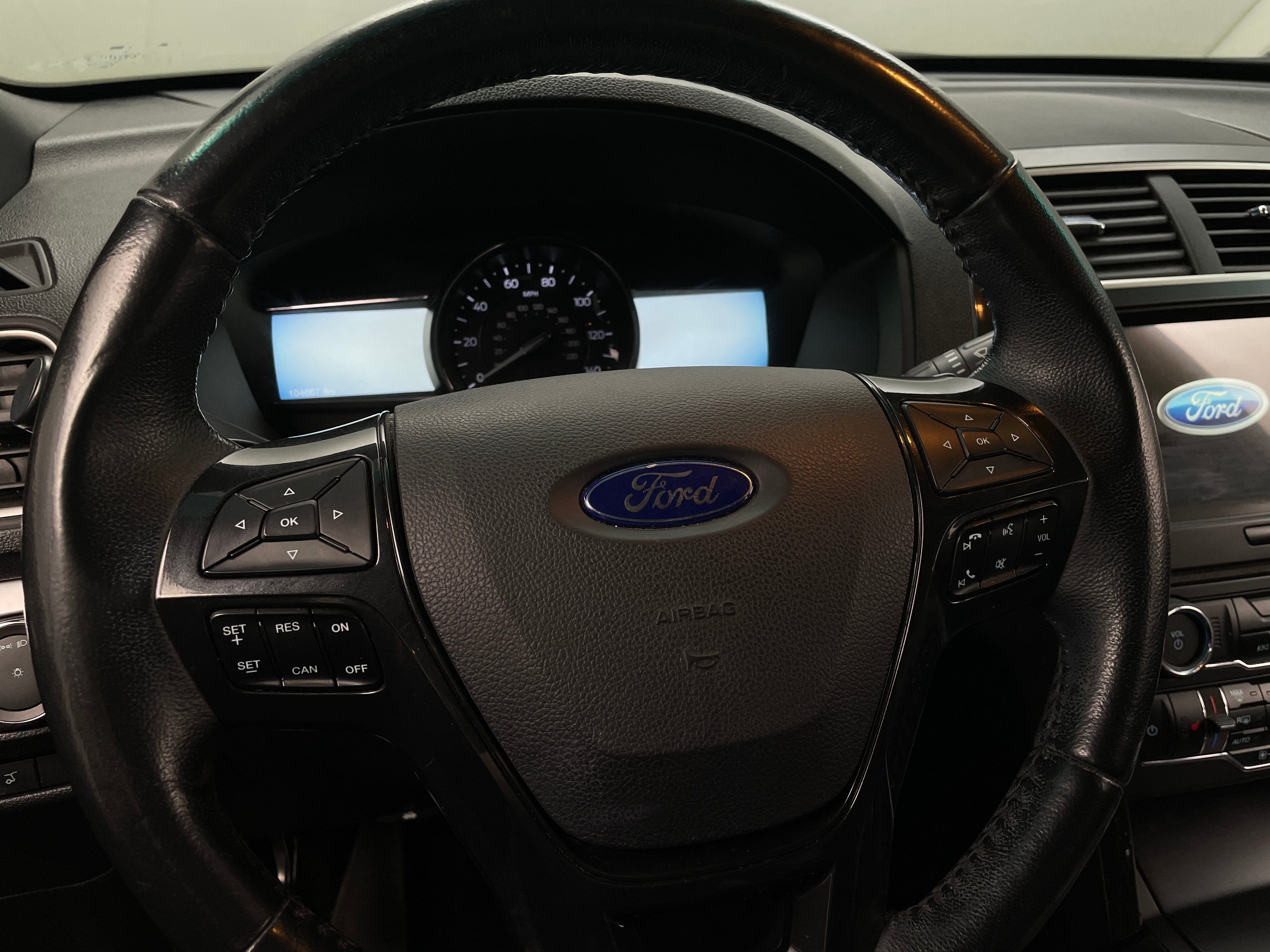 2017 Ford Explorer XLT 4