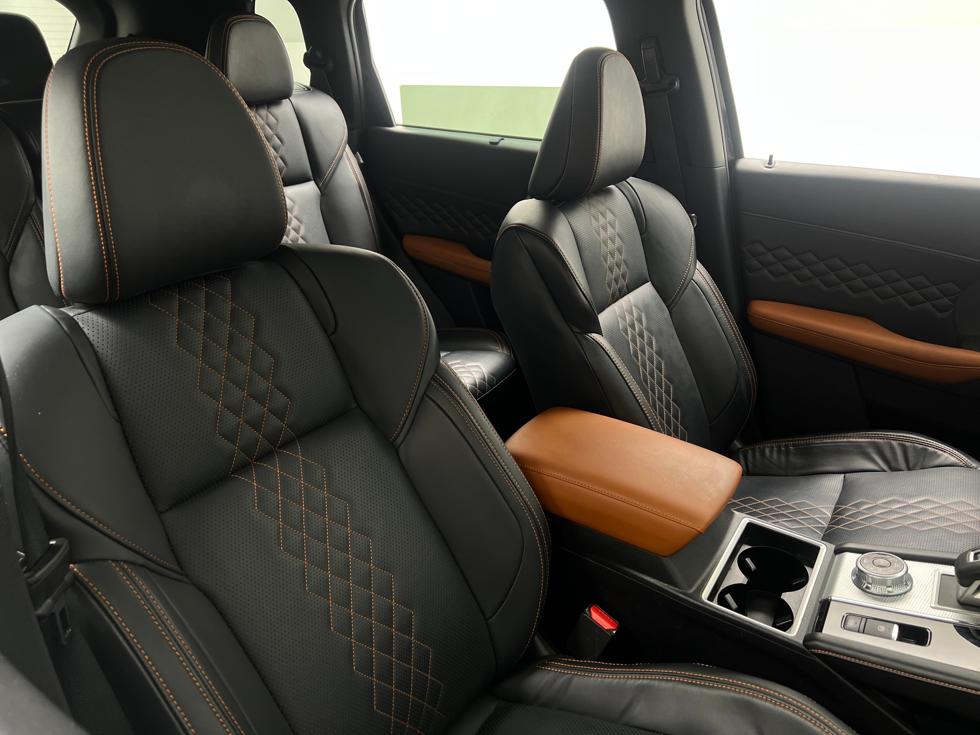Image 2 of 2022 Mitsubishi Outlander SEL
