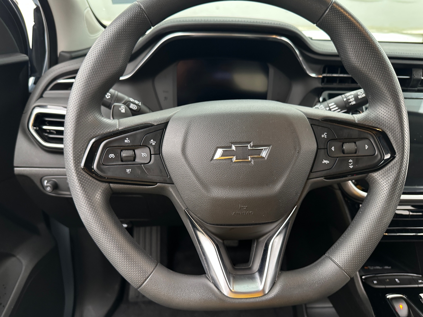 Thumbnail: 2023 Chevrolet Bolt EUV - 5