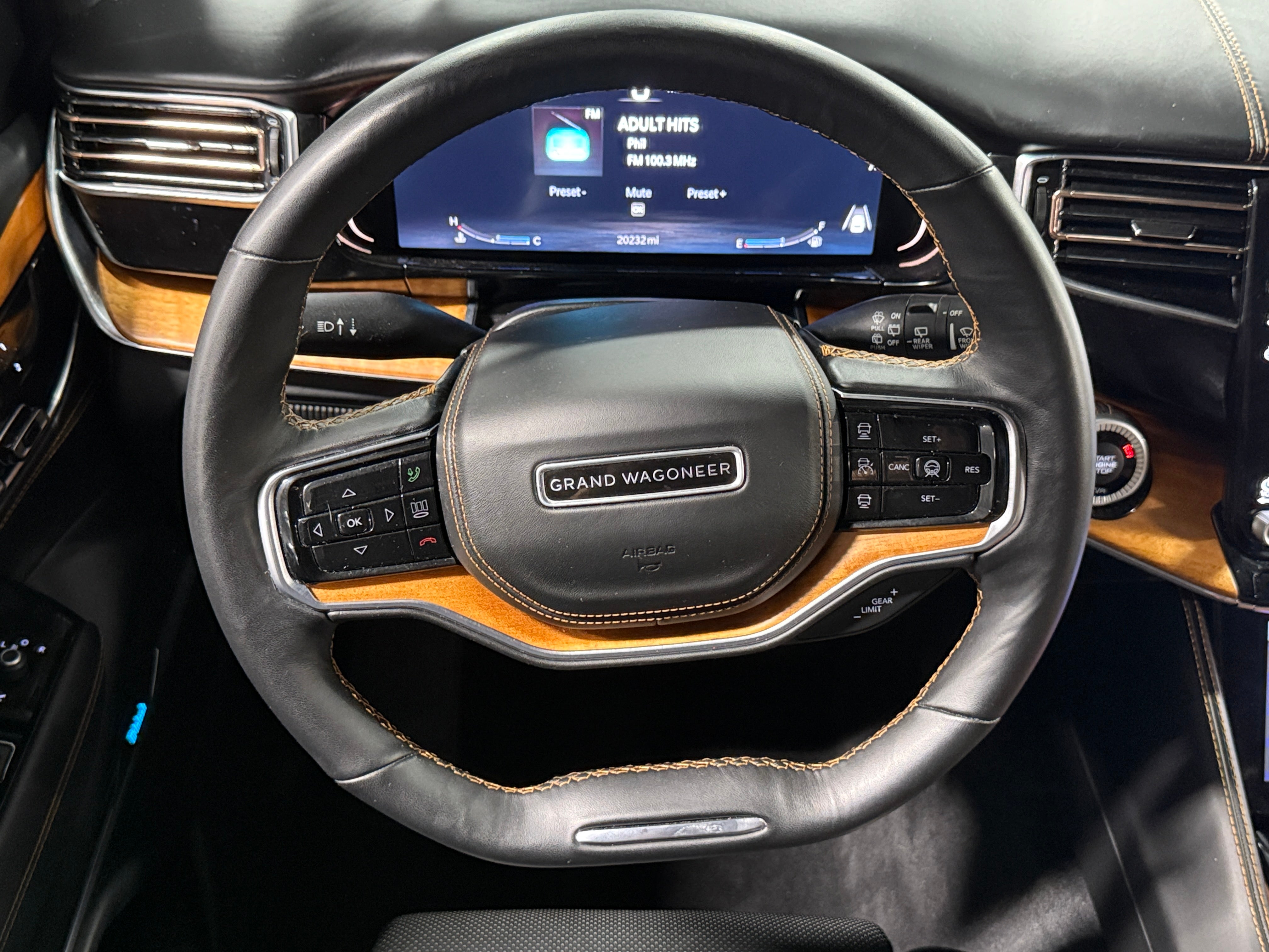 2022 Jeep Grand Wagoneer Series III 4