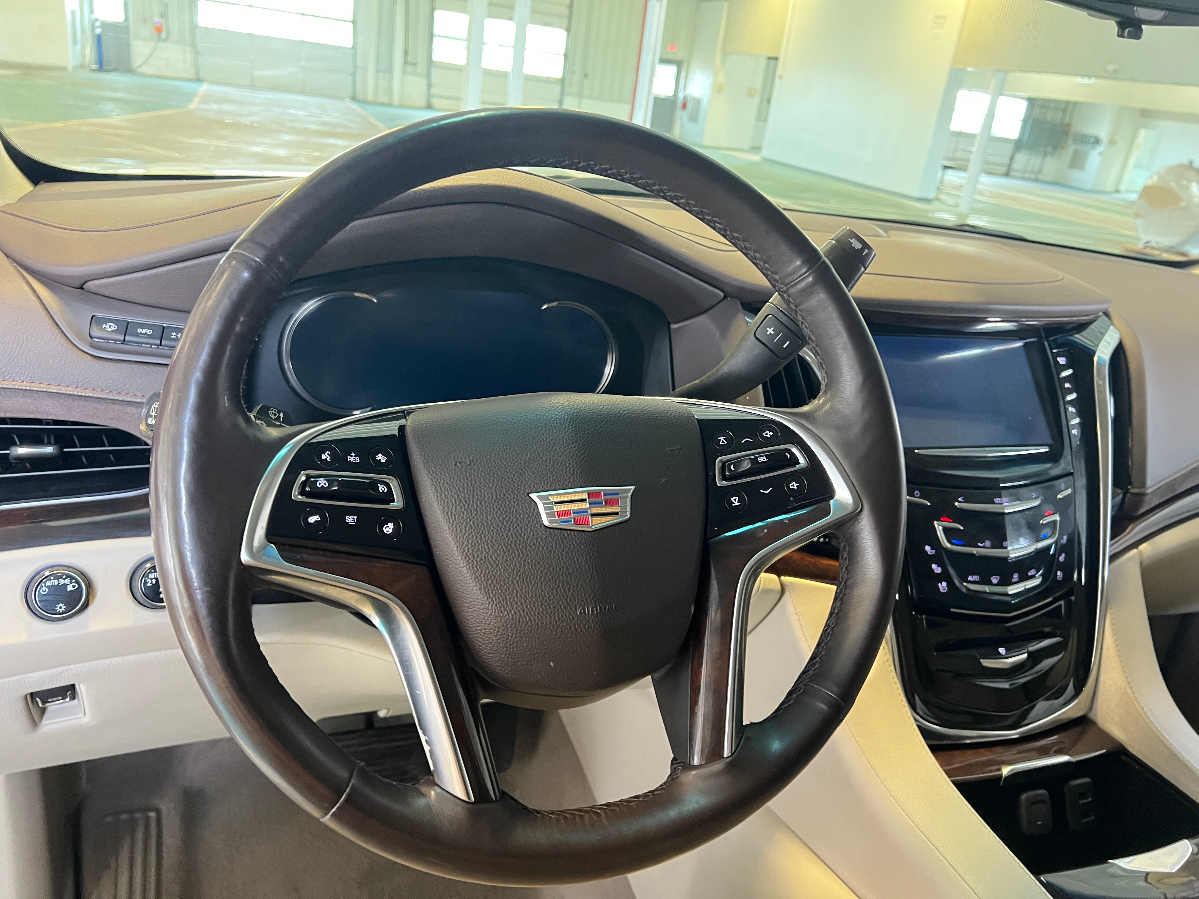 2017 Cadillac Escalade Premium Luxury 4