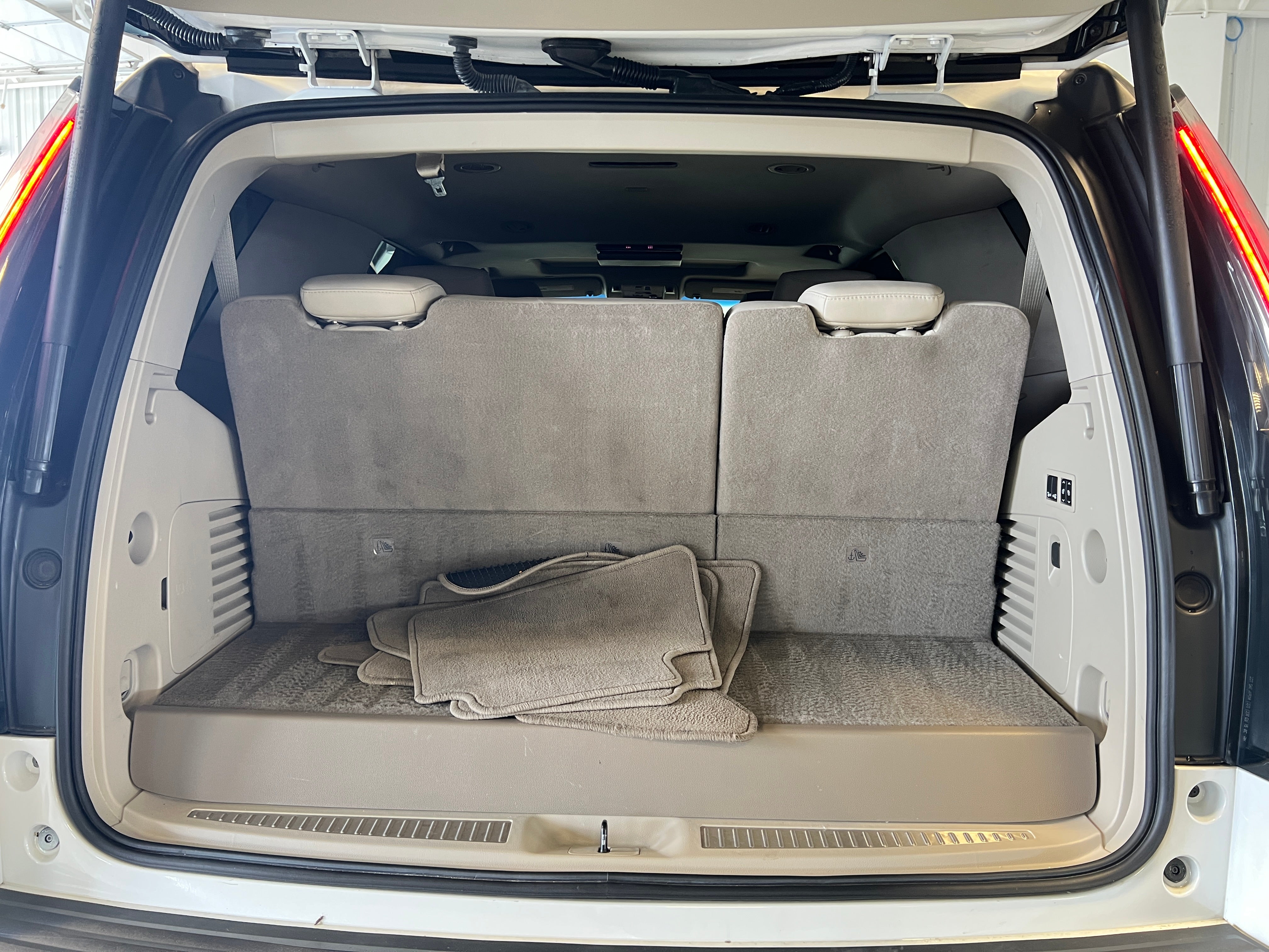 2017 Cadillac Escalade Premium Luxury 6