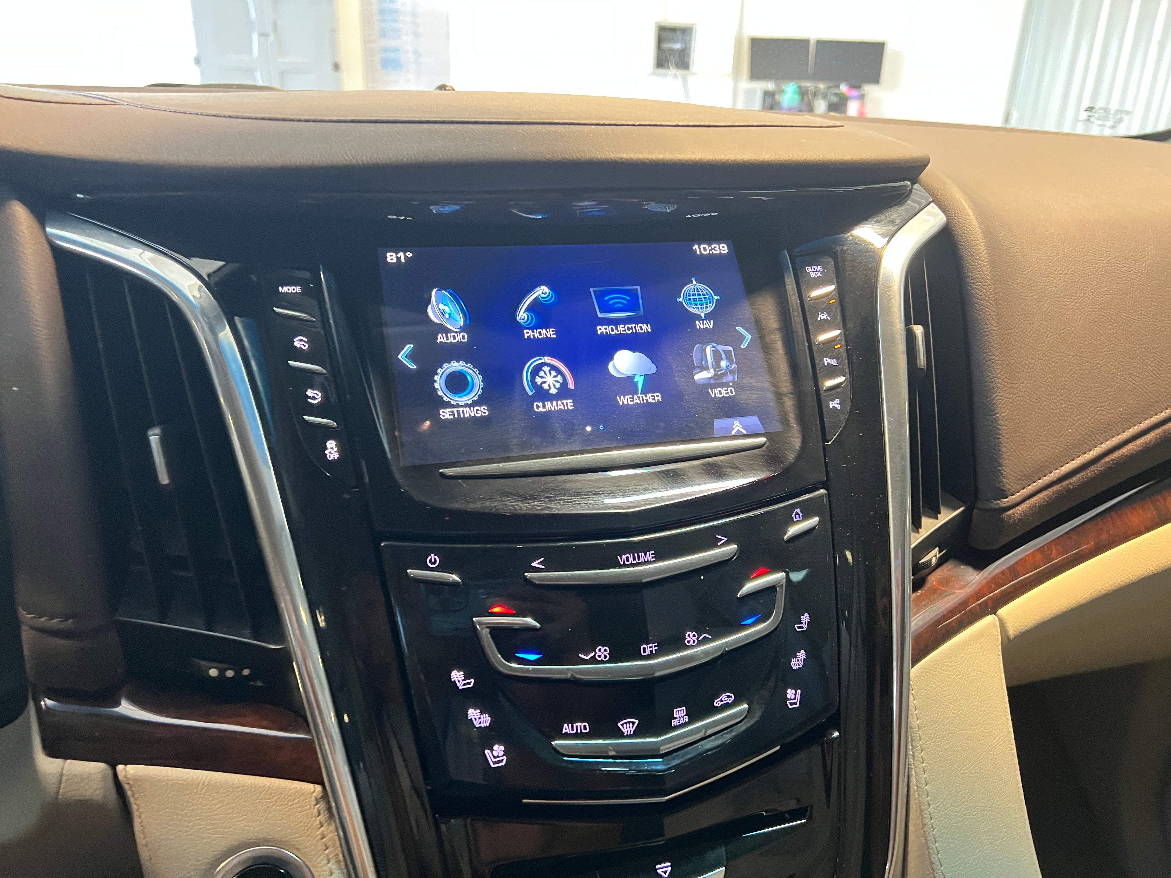 2017 Cadillac Escalade Premium Luxury 3