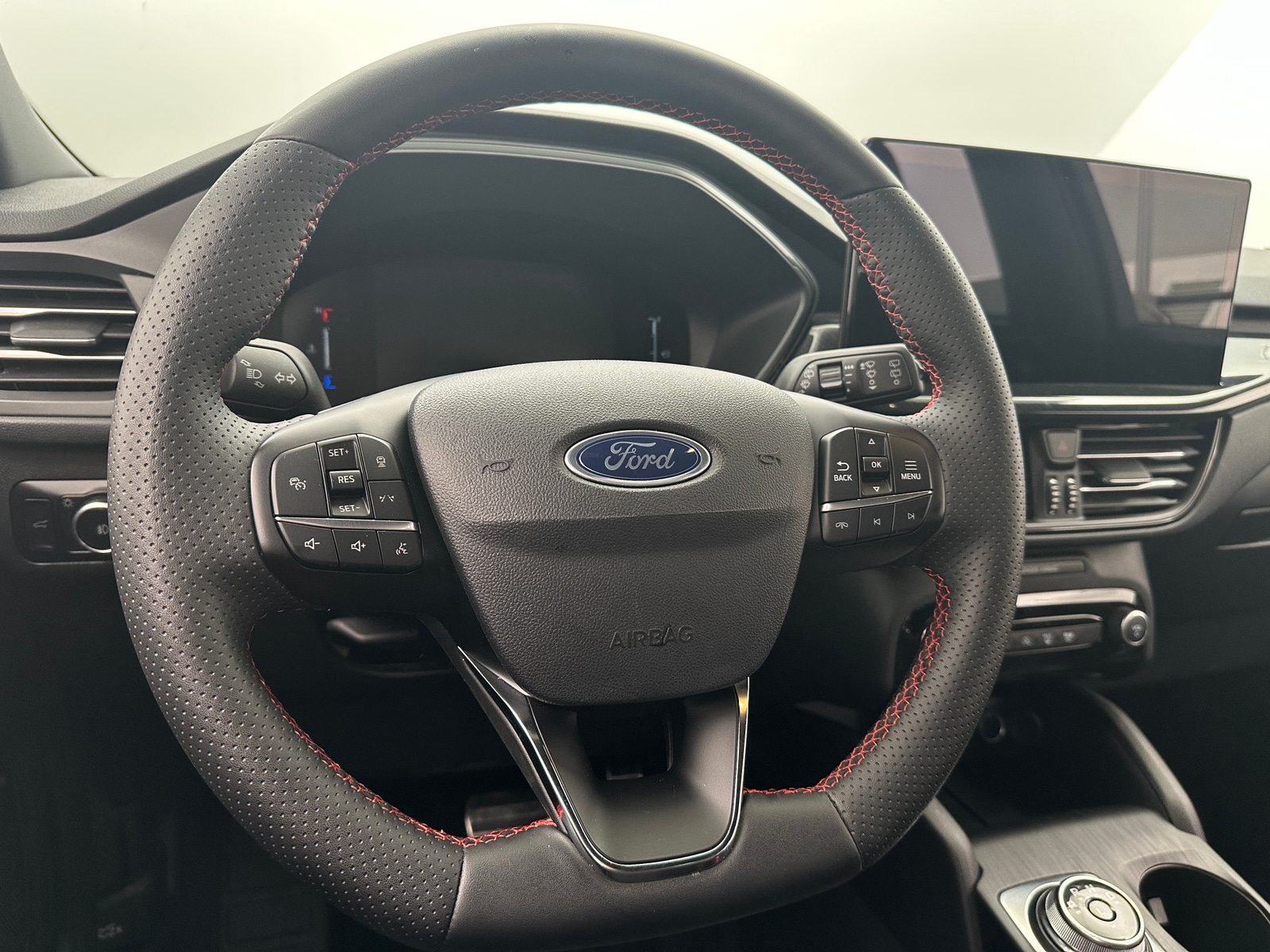 Thumbnail: 2023 Ford Escape - 4