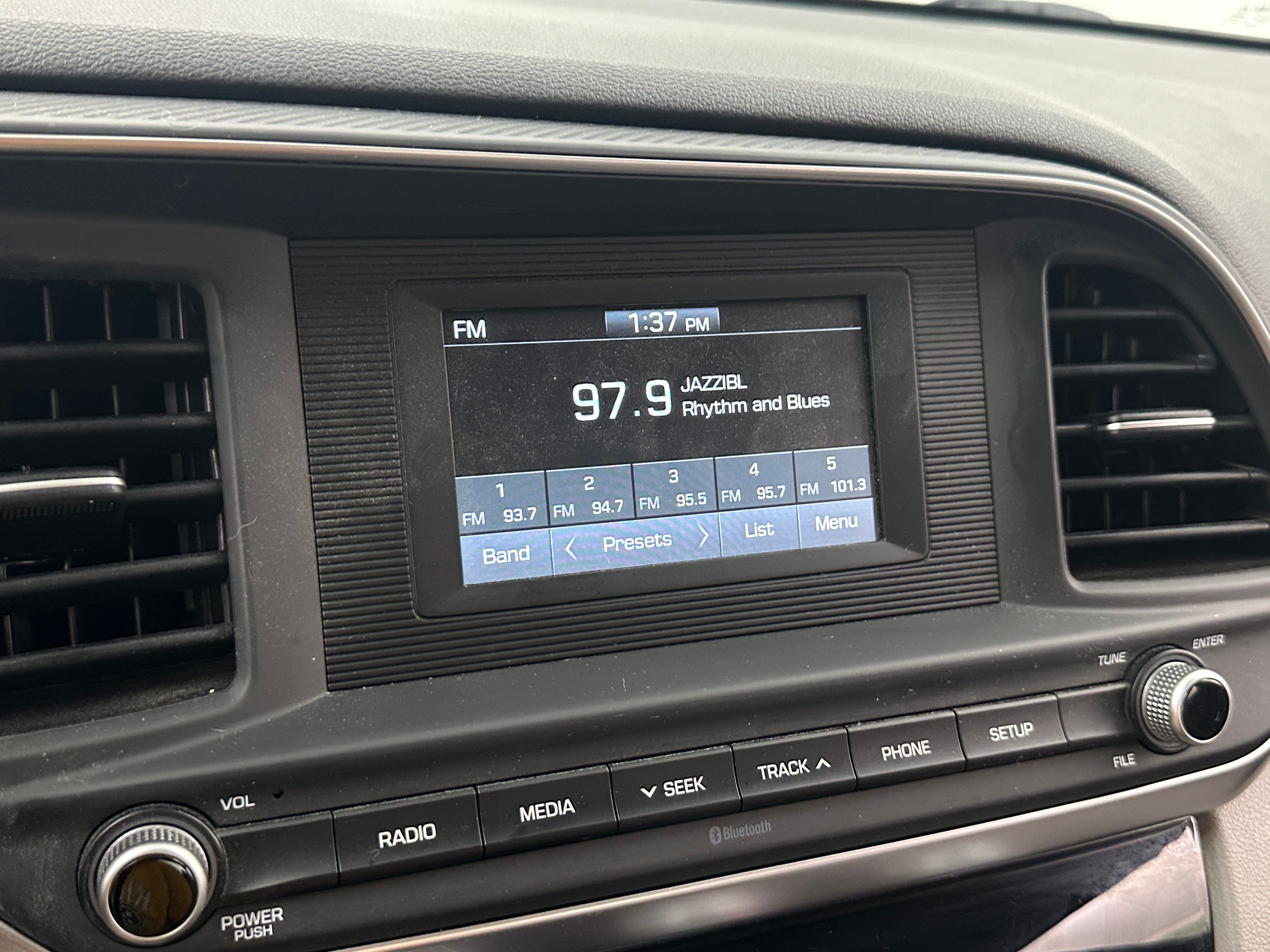 Thumbnail: 2019 Hyundai Elantra - 4