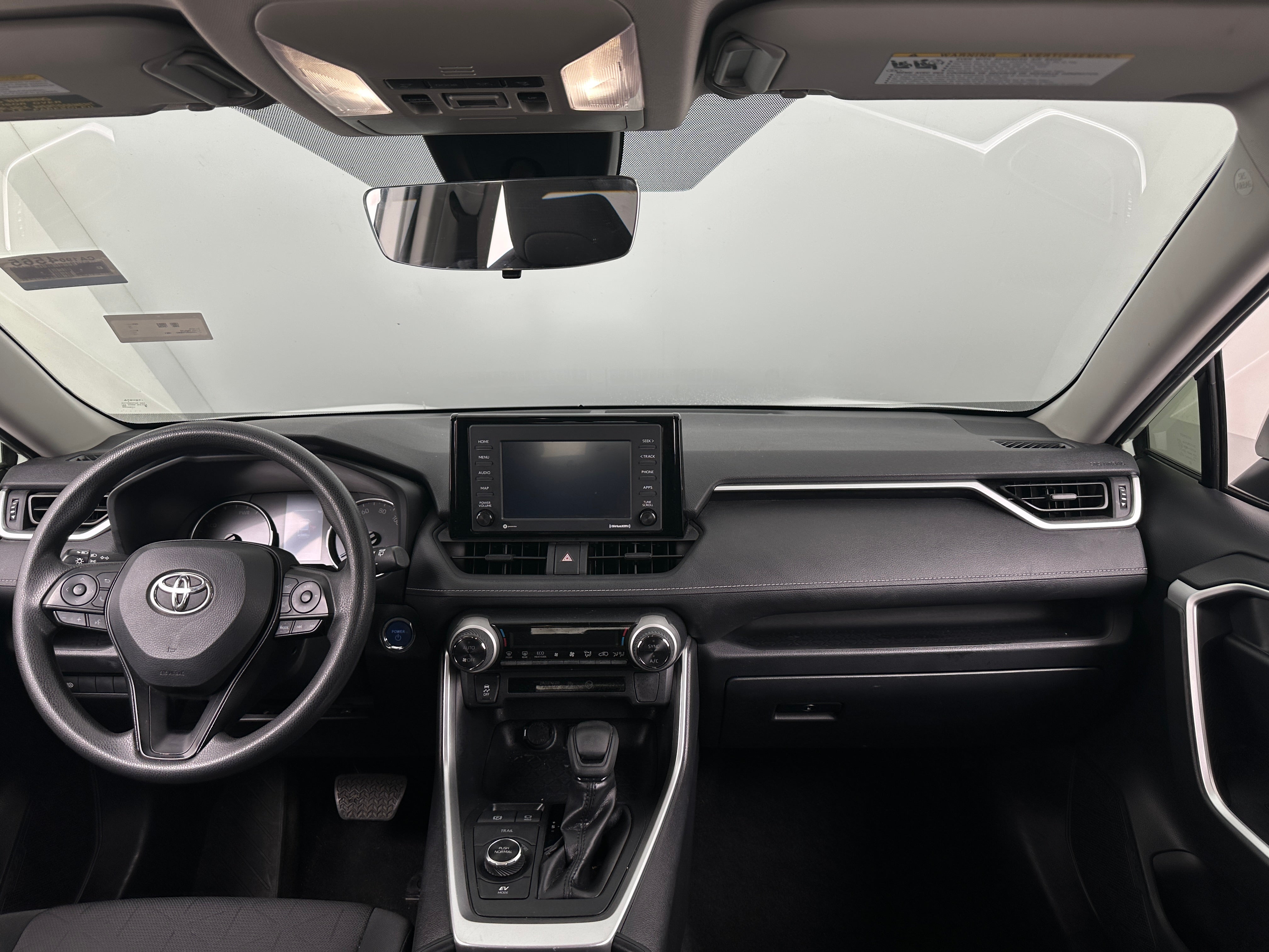 2022 Toyota RAV4 XLE 3