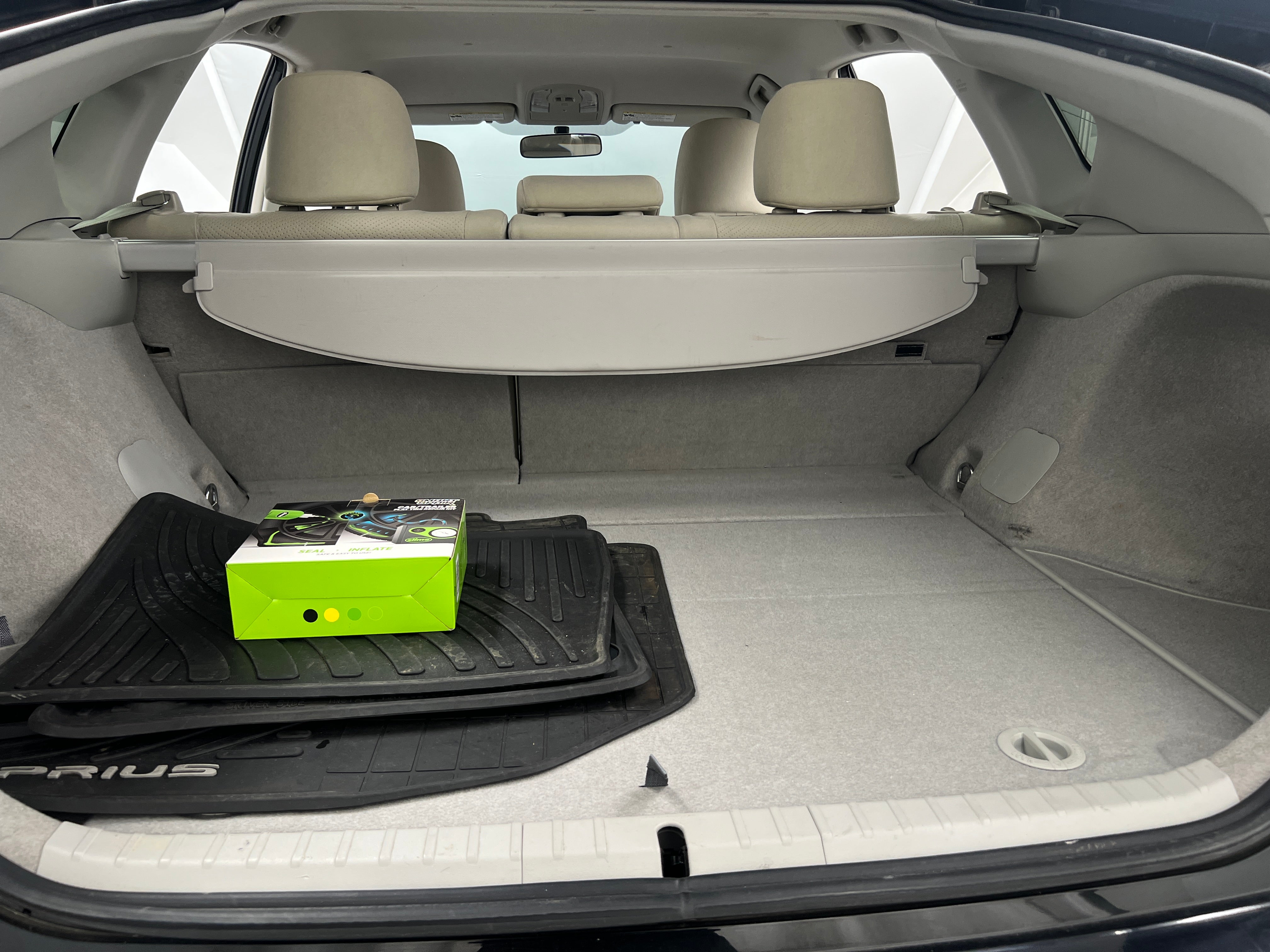 2014 Toyota Prius Two 7