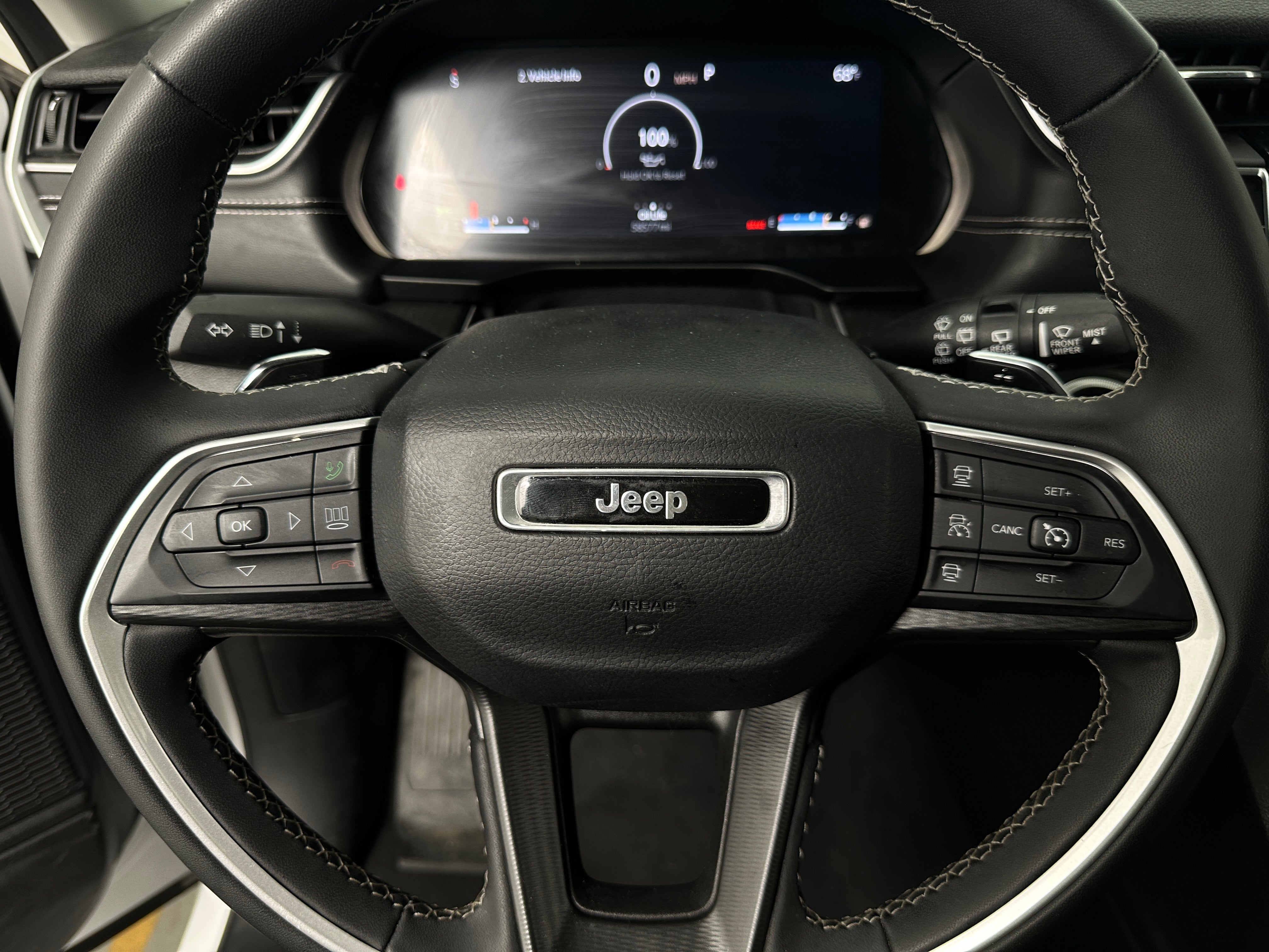 2023 Jeep Grand Cherokee Laredo 5
