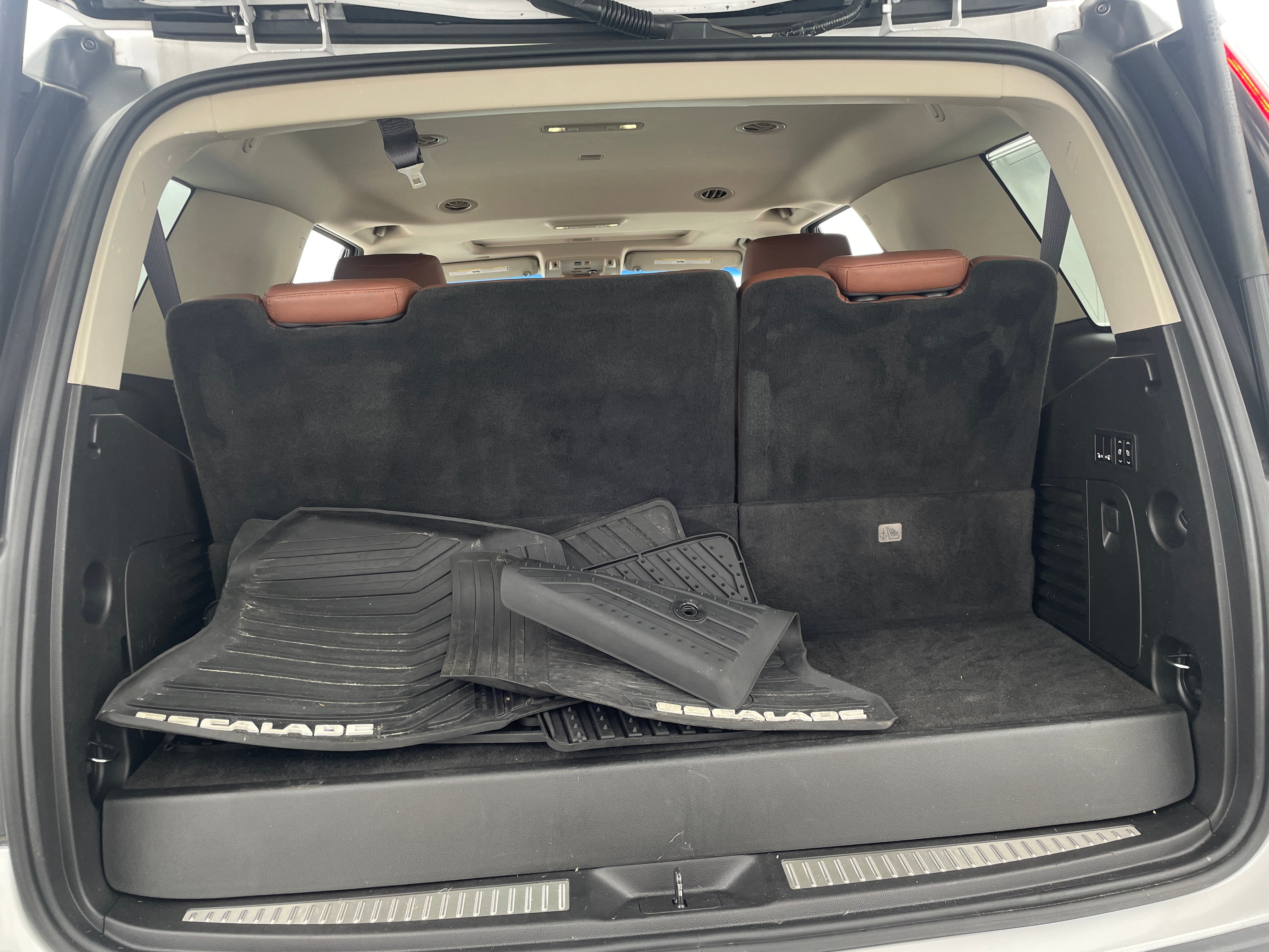 2016 Cadillac Escalade Luxury 6
