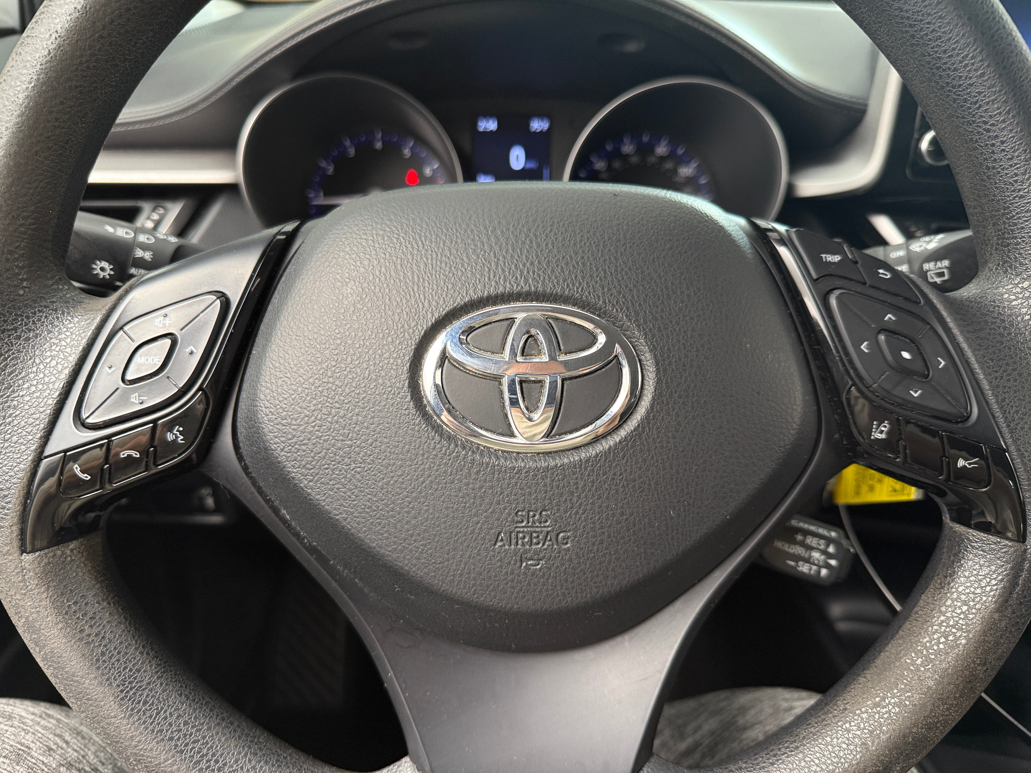2020 Toyota C-HR LE 5