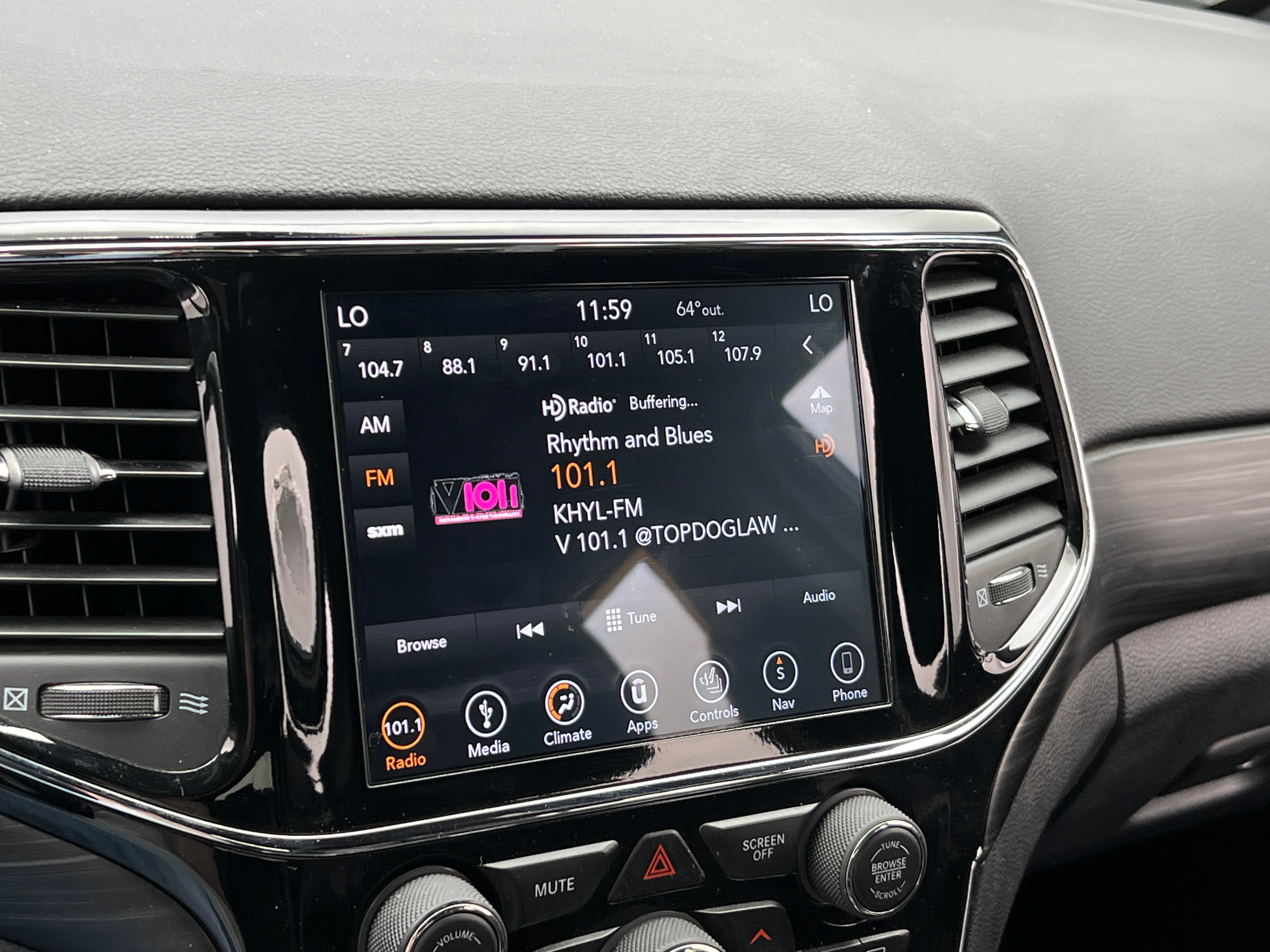 2019 Jeep Grand Cherokee Altitude 4