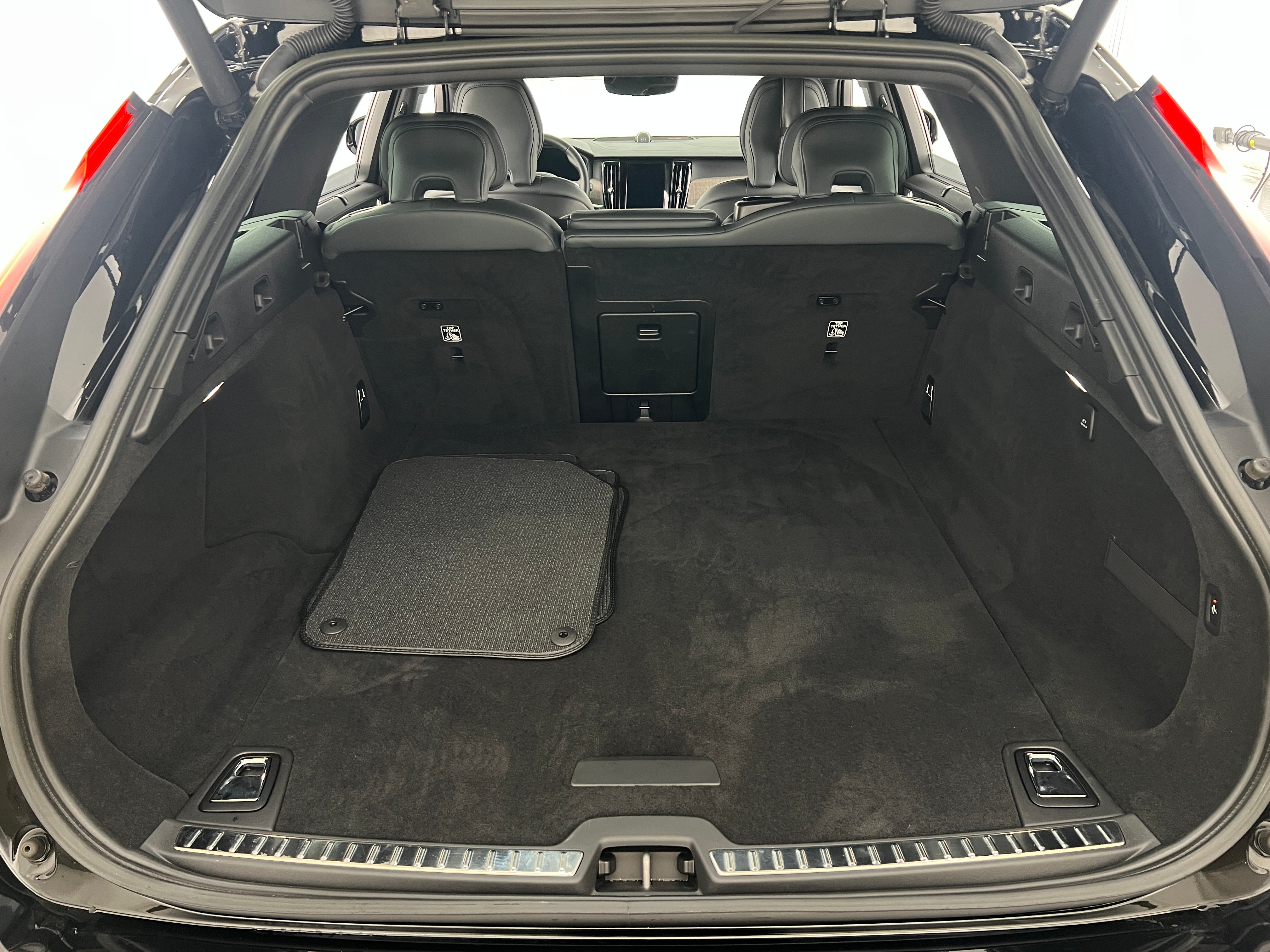 2023 Volvo V90 B6 Ultimate 6
